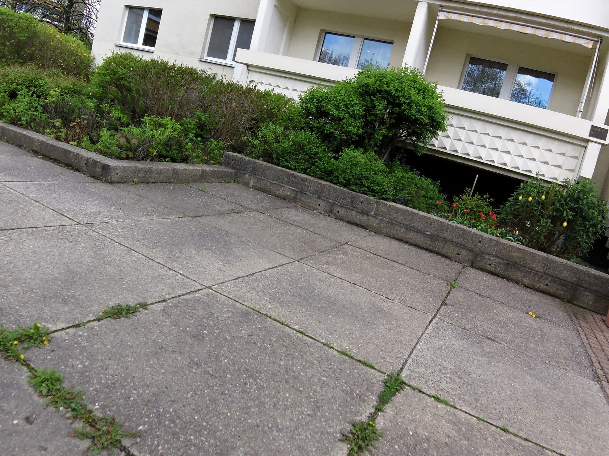 Street view near Days Inn, Leipzig — © zoegglmeyr (CC BY-SA · Mapillary)