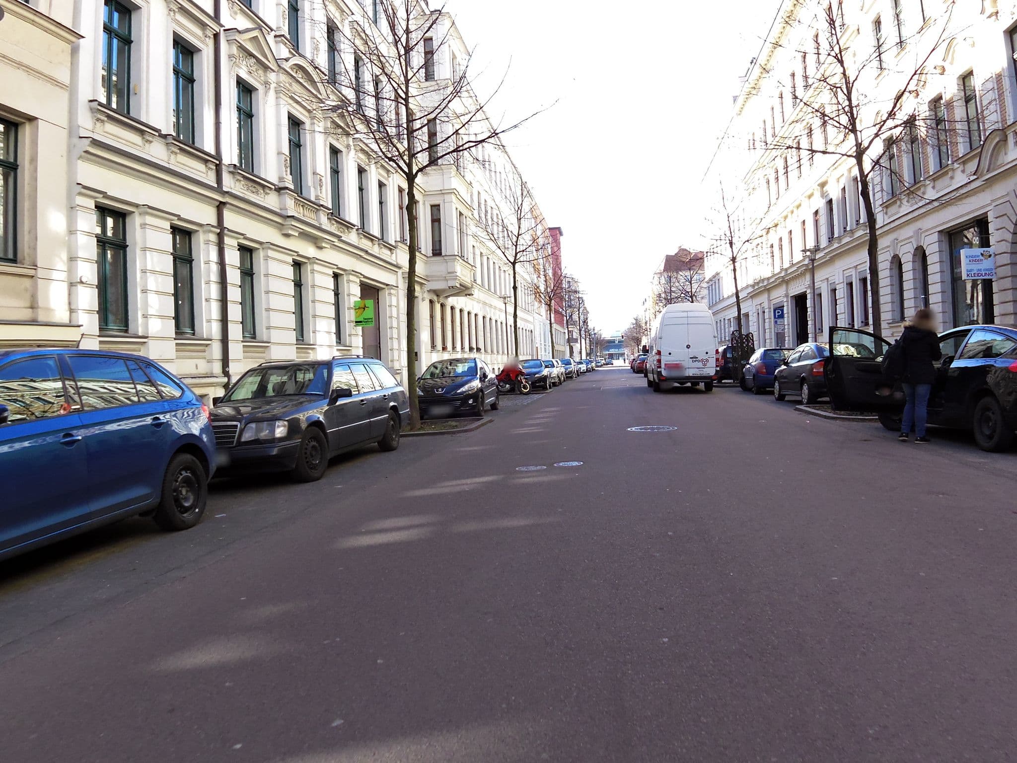 Street view near Apartment an der Arena, Leipzig — © zoegglmeyr (CC BY-SA · Mapillary)