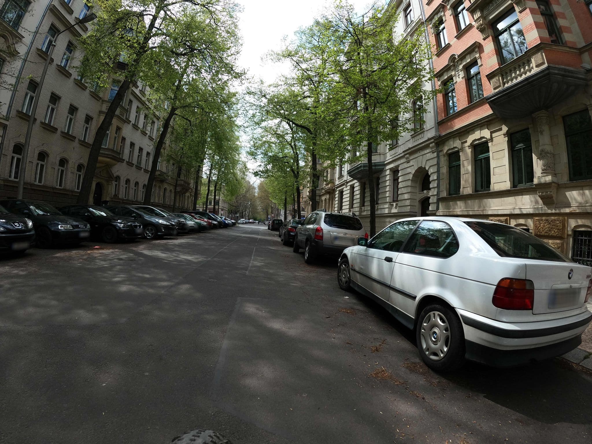 Street view near Cora Apartments, Leipzig — © fatbikecanyon (CC BY-SA · Mapillary)