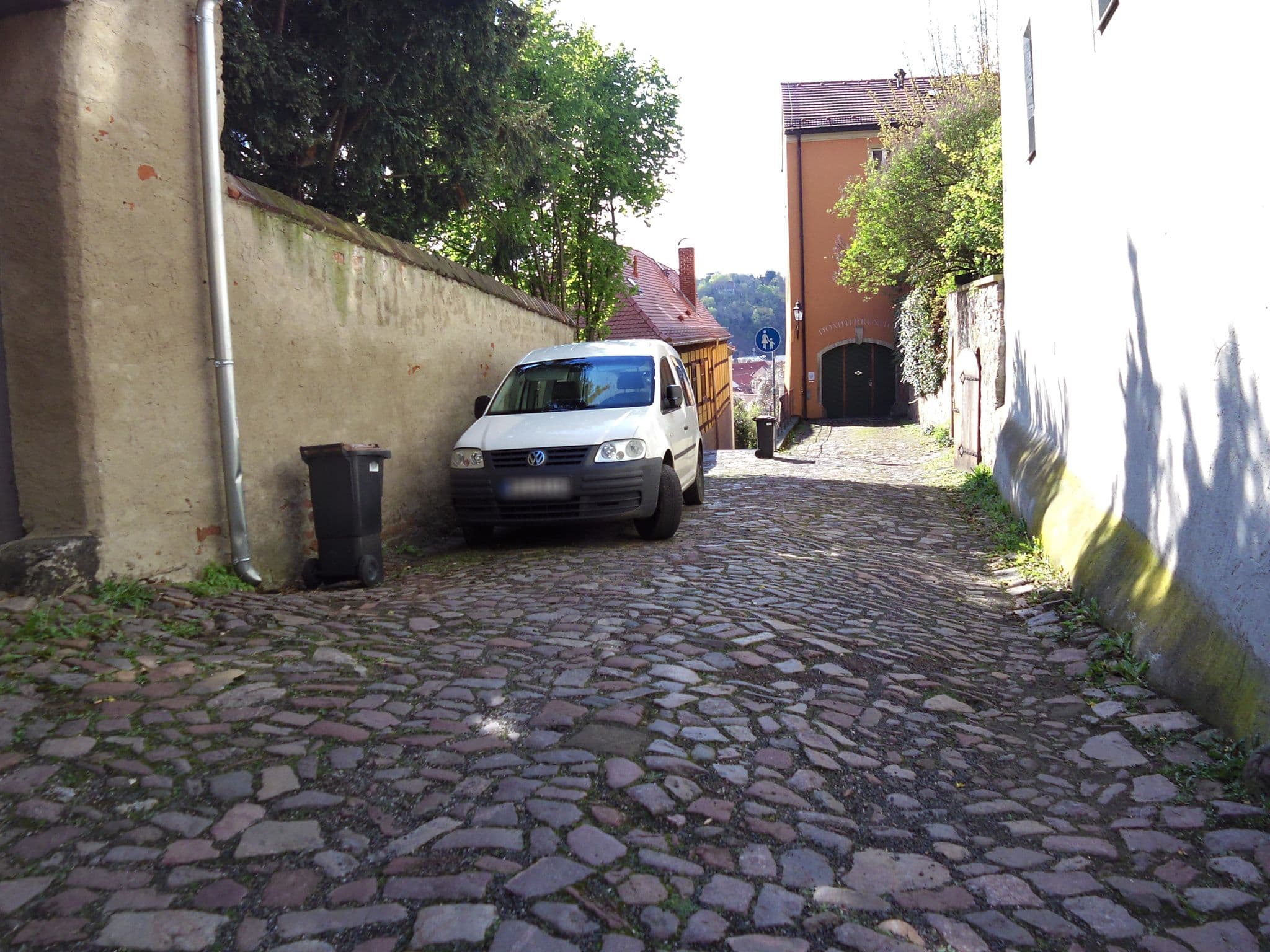 Street view near Domherrenhof Meißen, Meissen — © zoegglmeyr (CC BY-SA · Mapillary)