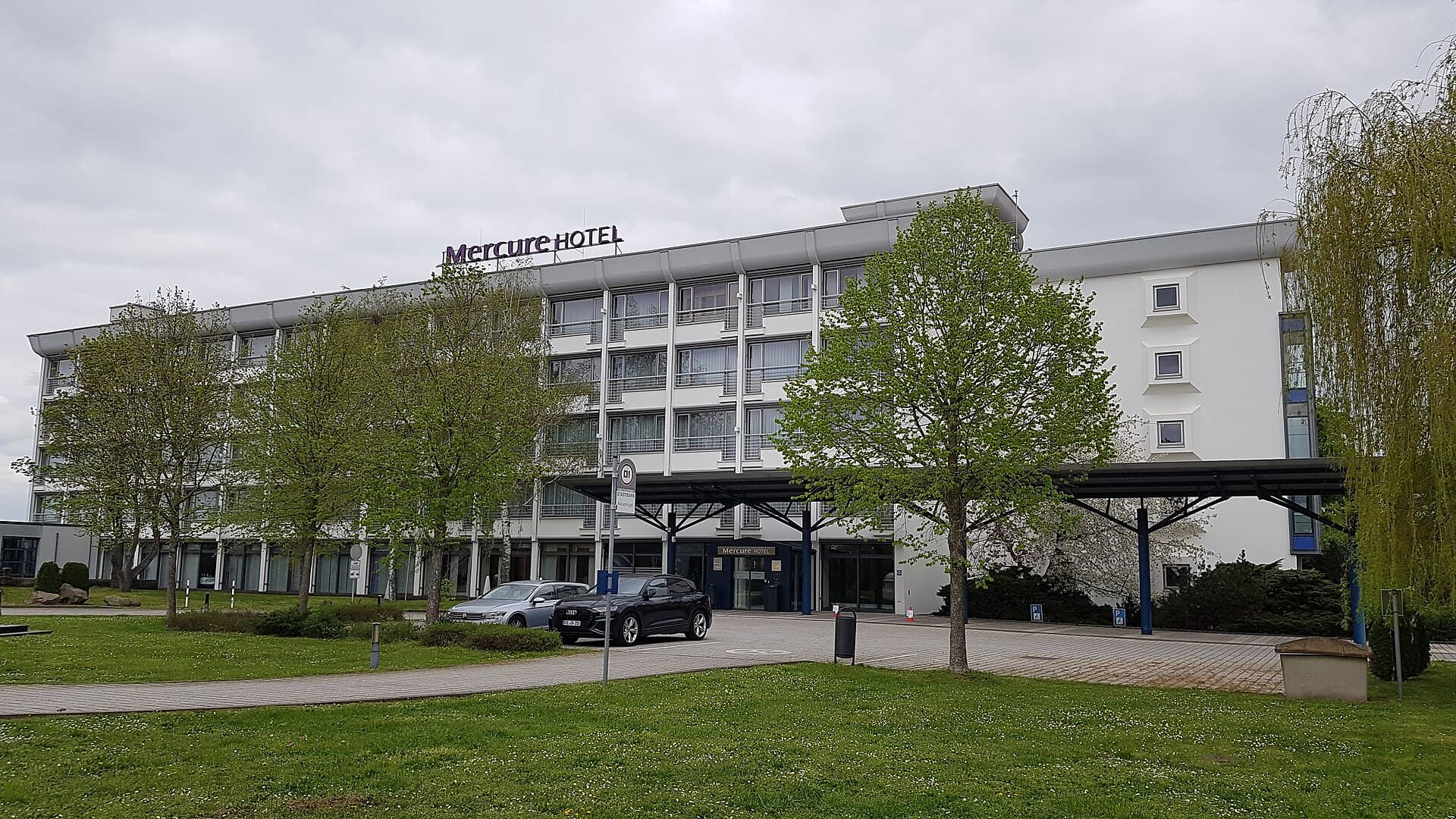 Mercure Hotel Riesa Dresden Elbland (via Wikimedia Commons, CC BY-SA 3.0)