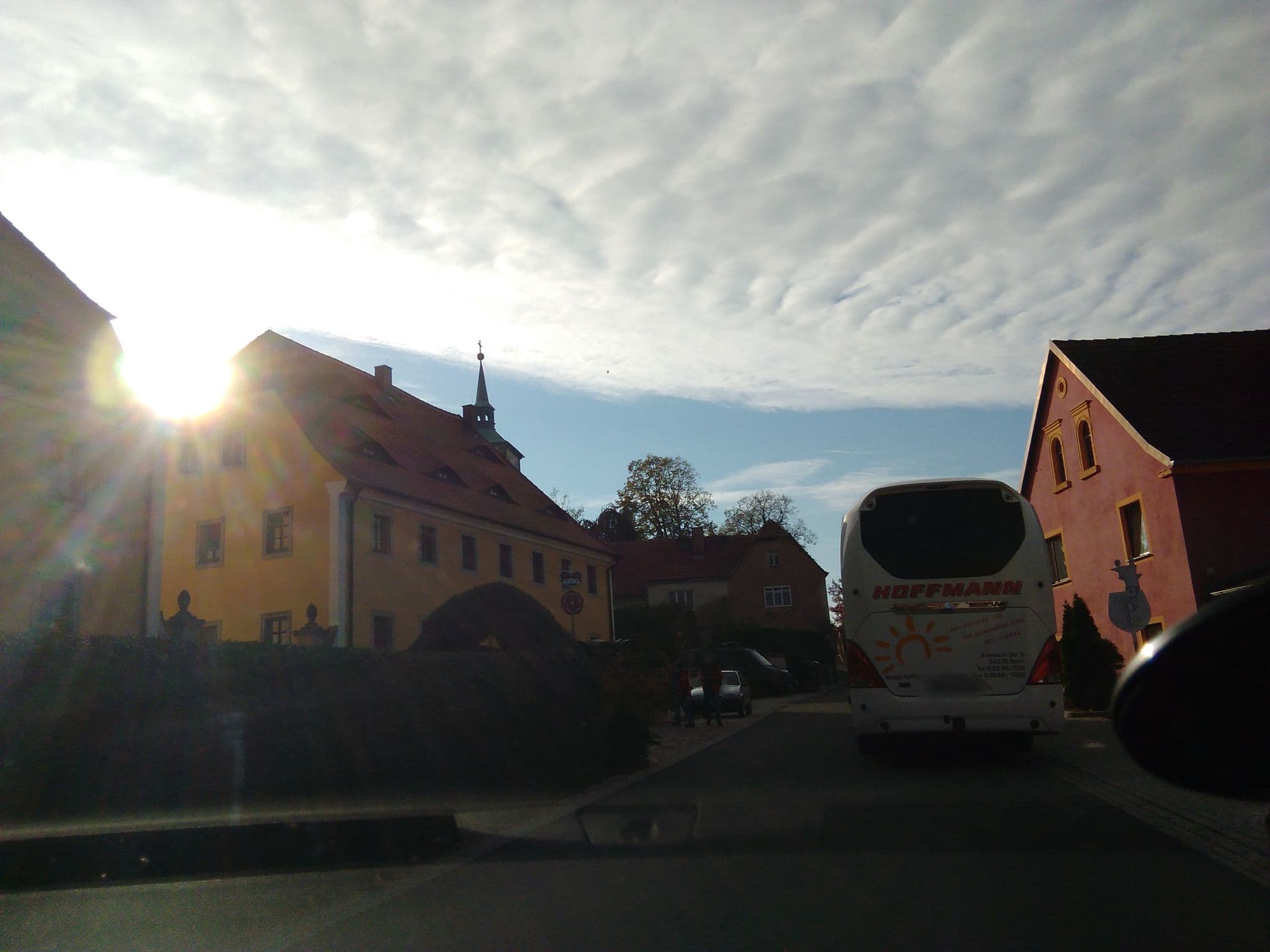 Street view near Gästehaus im Weingut Schloss Proschwitz, Meissen — © hotzi57 (CC BY-SA · Mapillary)