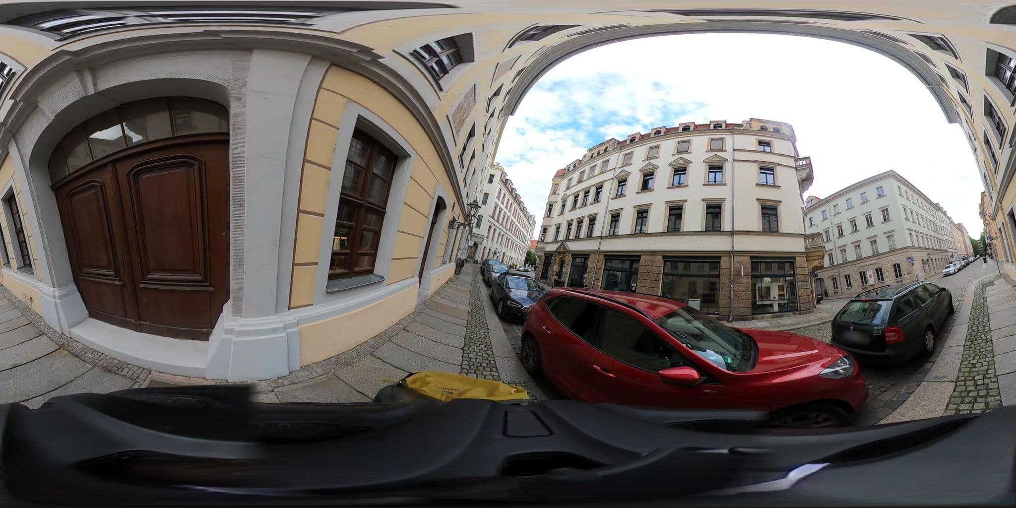 Street view near Senator Hotelbetriebsges, Dresden — © geowatti (CC BY-SA · Mapillary)