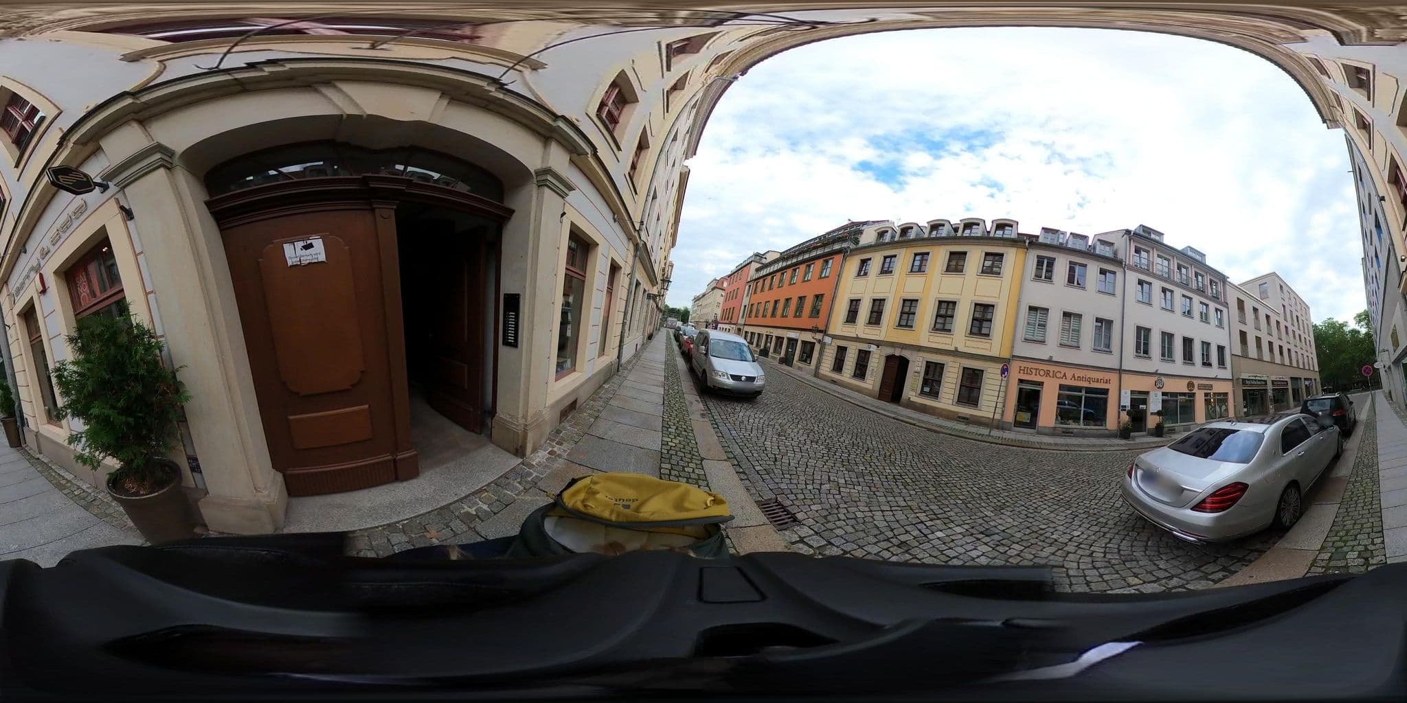 Street view near Dresden Ferienwohnungen, Dresden — © geowatti (CC BY-SA · Mapillary)