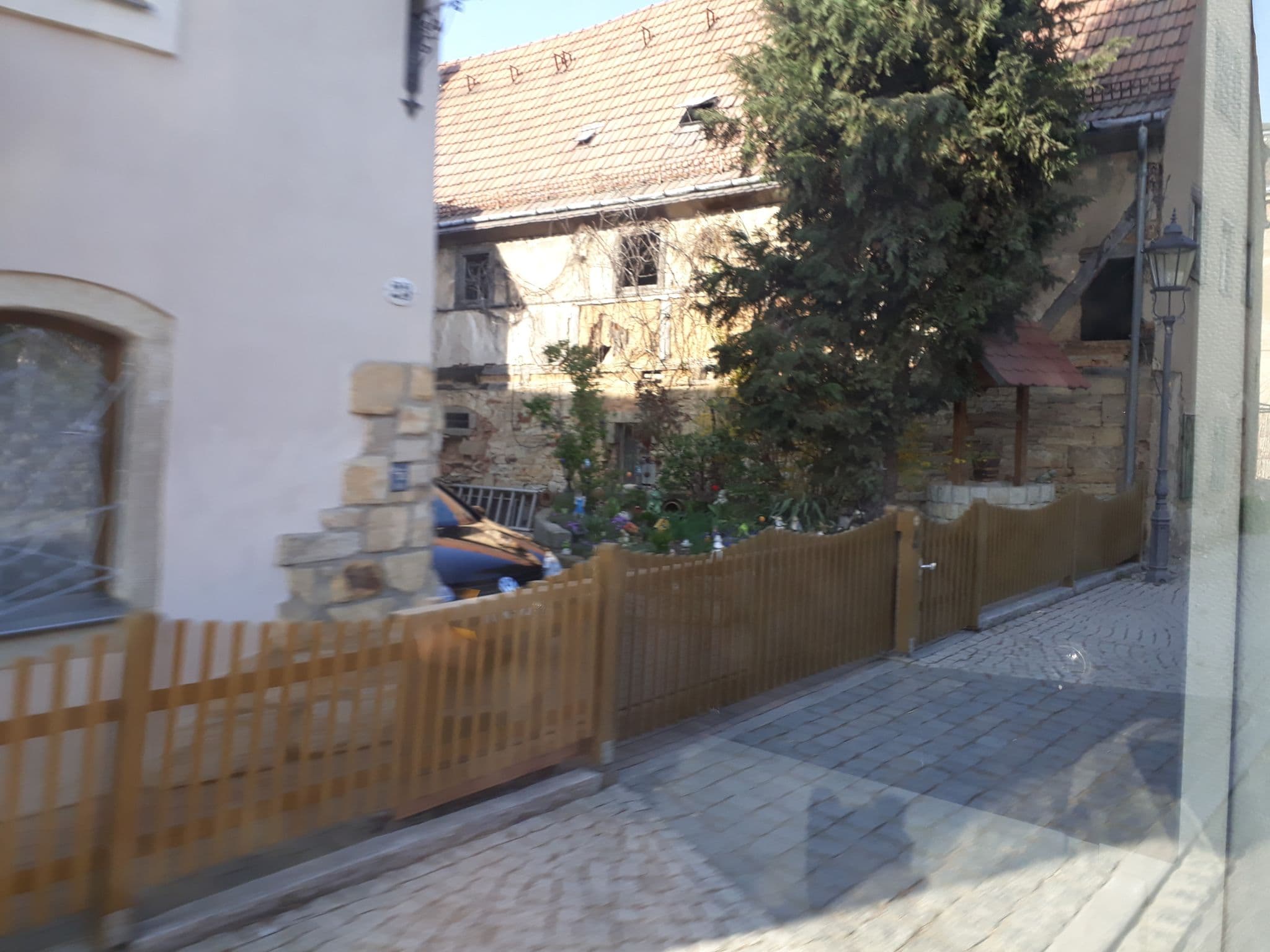 Street view near Chaib Tina und Dietze Matthias, Leuben — © ntl97 (CC BY-SA · Mapillary)
