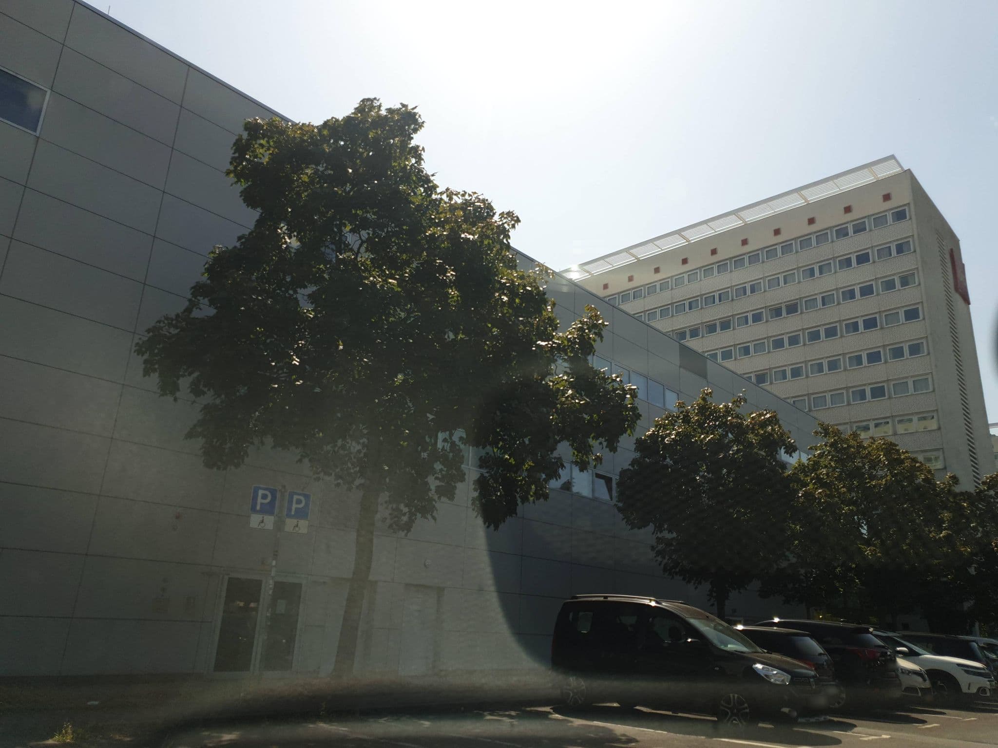 Street view near Holiday Inn Express, Dresden — © canislupus (CC BY-SA · Mapillary)