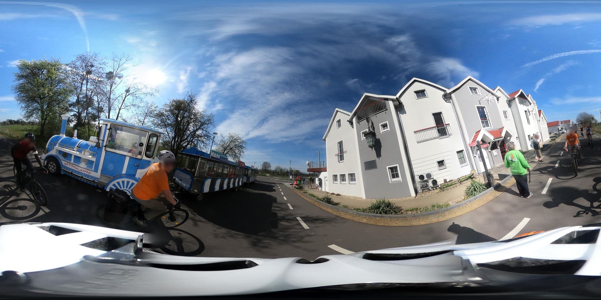 Street view near DerLeuchtTurm, Senftenberg — © Oderradler (CC BY-SA · Mapillary)