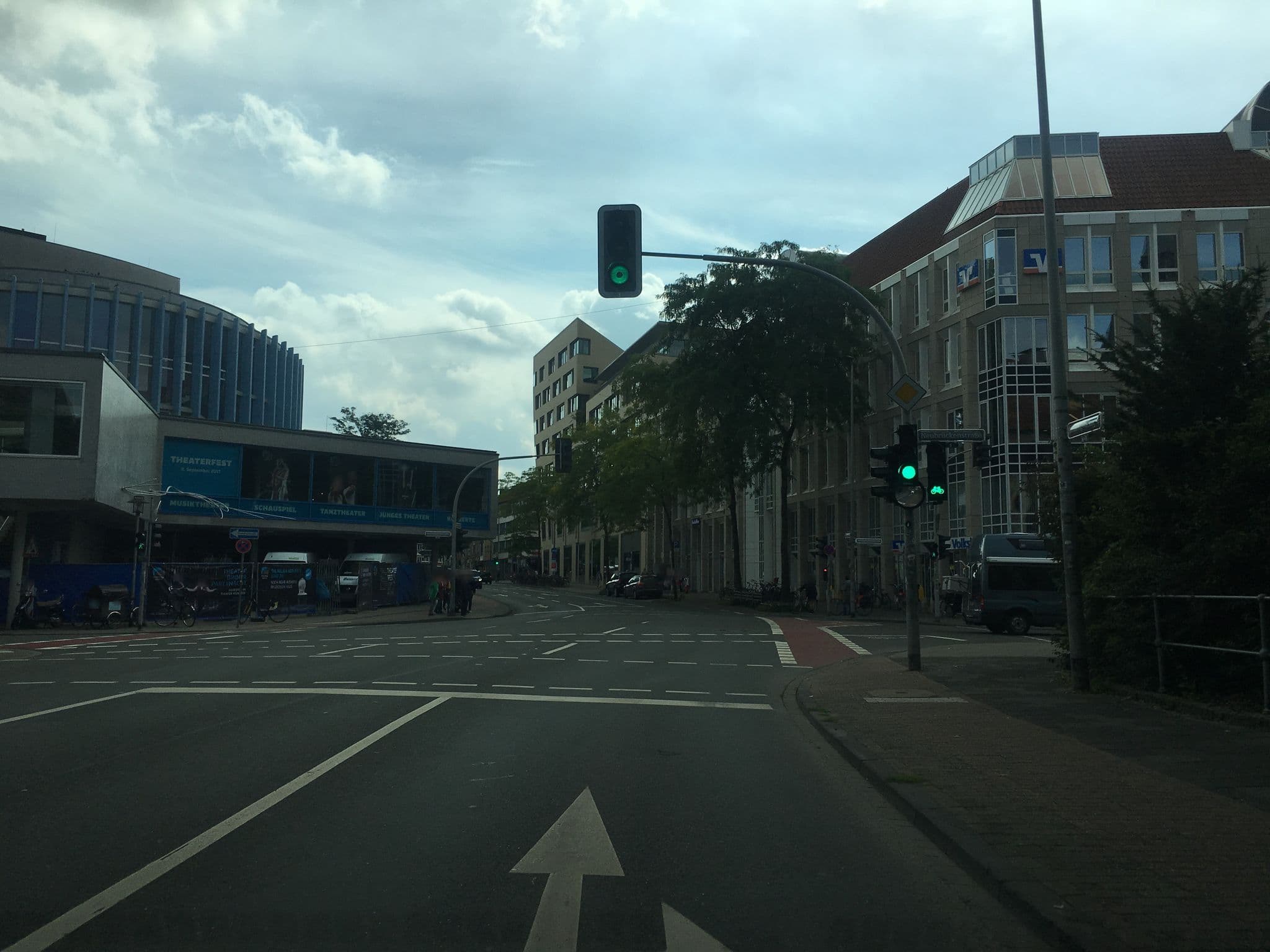 Street view near Hotel Schloss Wilkinghege, Münster — © descilla (CC BY-SA · Mapillary)