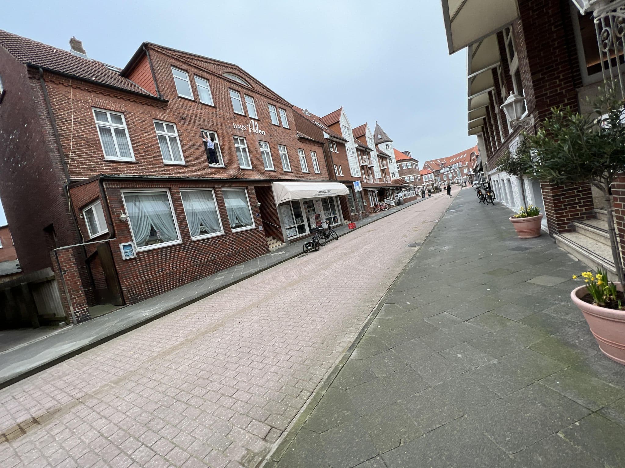 Street view near Aparthotel Strandburg Betriebs, Juist — © pyyjac (CC BY-SA · Mapillary)