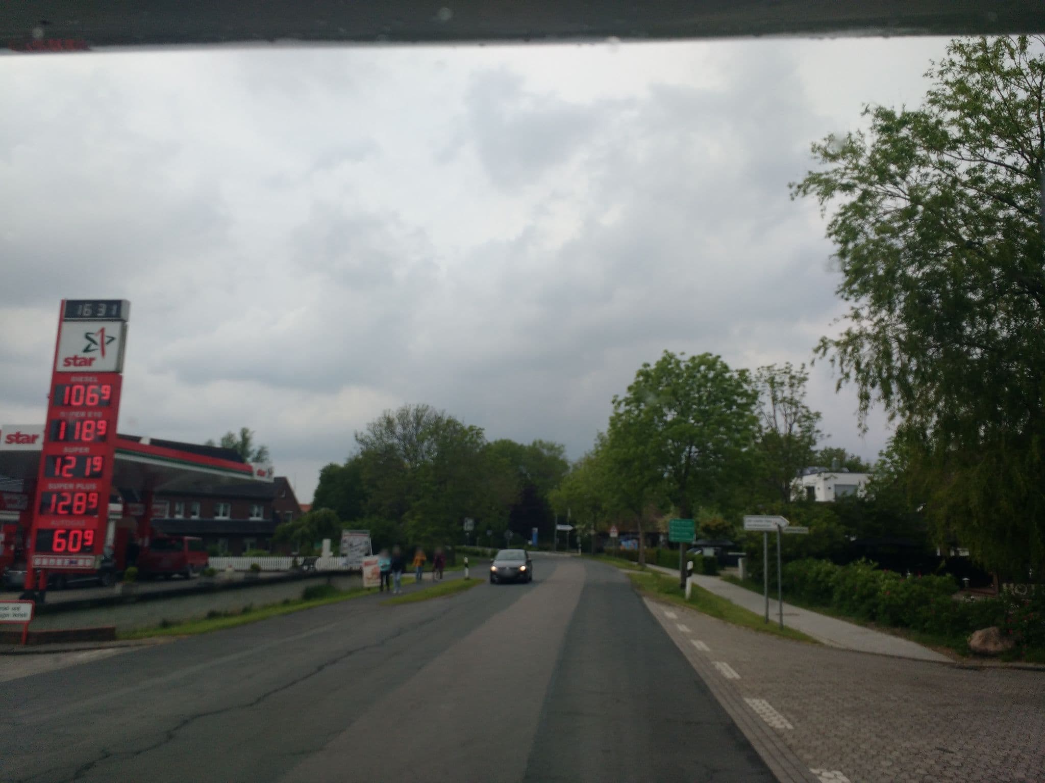 Street view near das Nordseehotel Hörn van Diek GmbH das Nordseehotel Hörn van Diek GmbH, Esens — © thetornado76 (CC BY-SA · Mapillary)