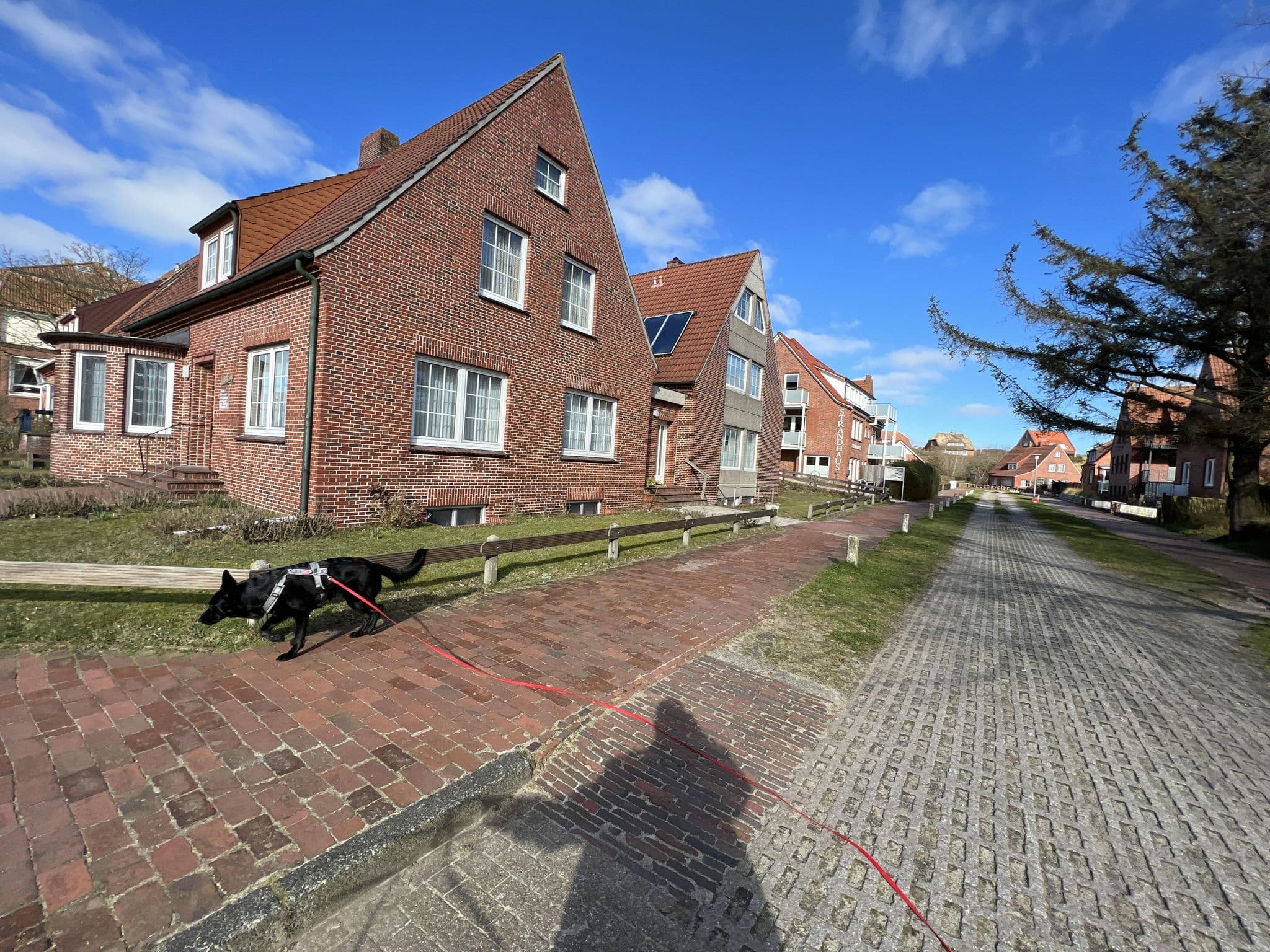 Street view near Arneke Christian Pension, Juist — © pyyjac (CC BY-SA · Mapillary)