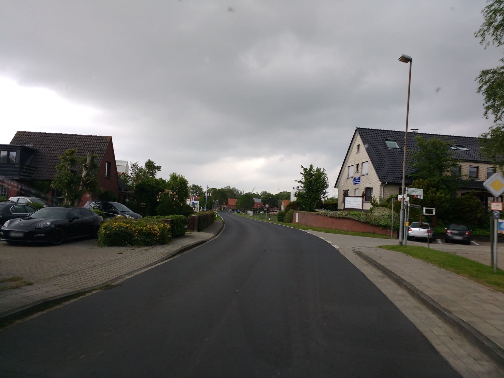 Street view near Reichard E.-M- / und Lowack, Neuharlingersiel — © thetornado76 (CC BY-SA · Mapillary)