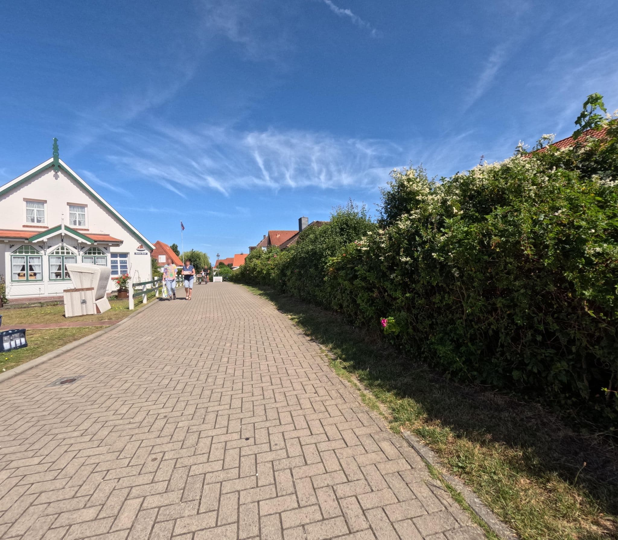 Street view near Heutelbeck Verwaltungen GmbH & Co, Langeoog — © rempshaener (CC BY-SA · Mapillary)