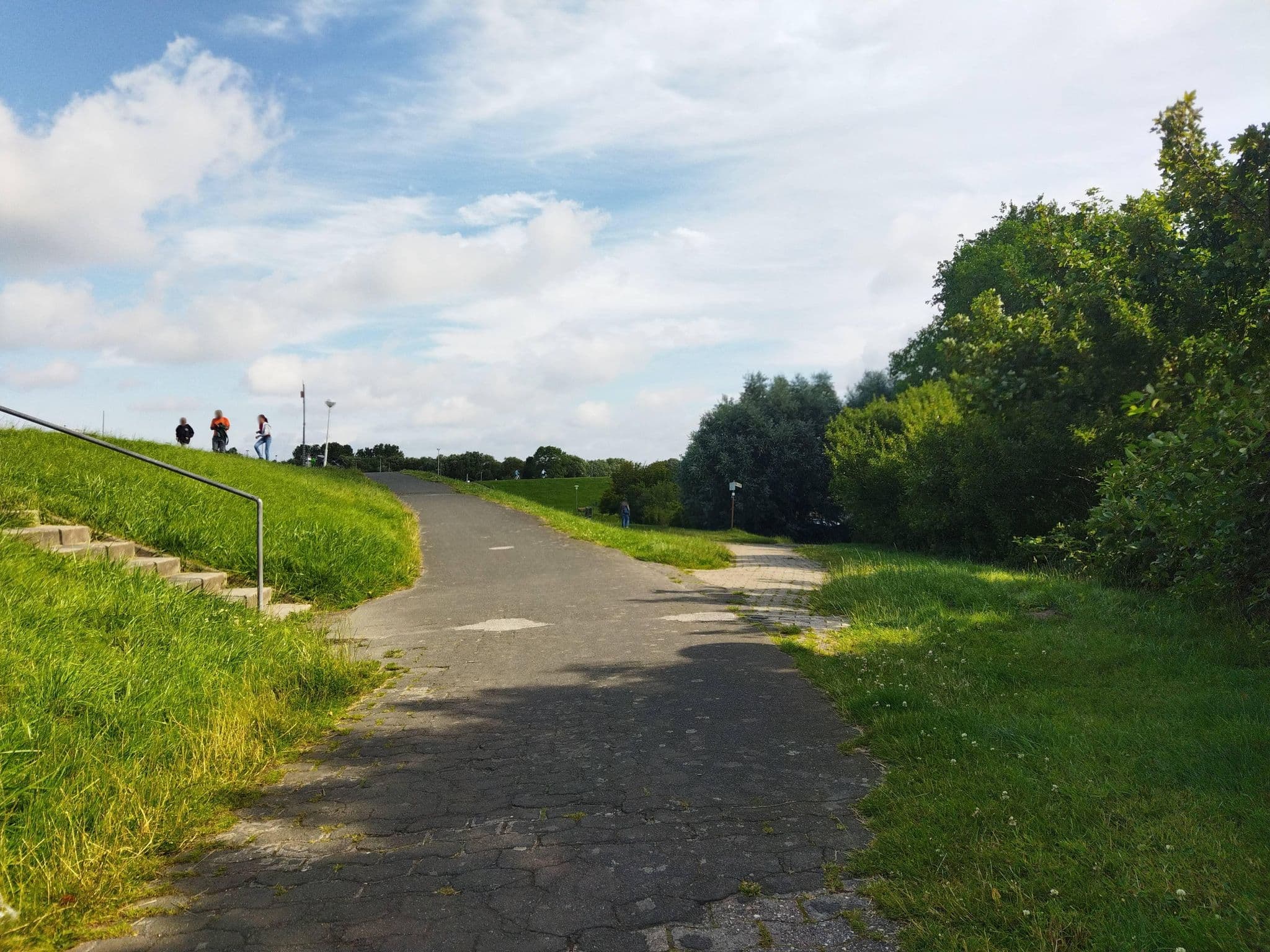 Street view near Haus Hafenblick, Esens — © changchun1 (CC BY-SA · Mapillary)