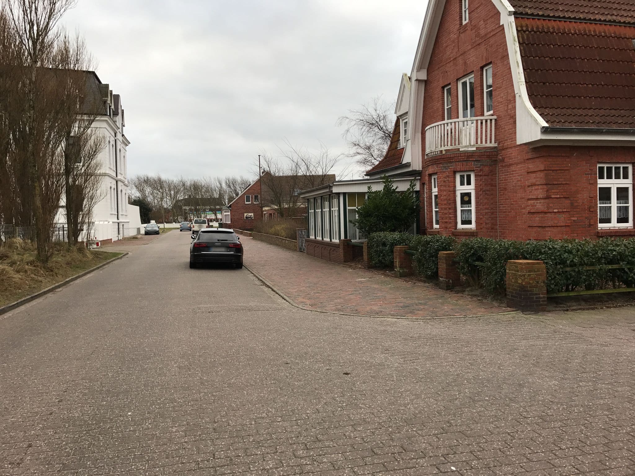 Street view near Haus Niedersachsen Inhaber Anni Panteleit Gasthaus, Borkum — © miguel_andrade (CC BY-SA · Mapillary)