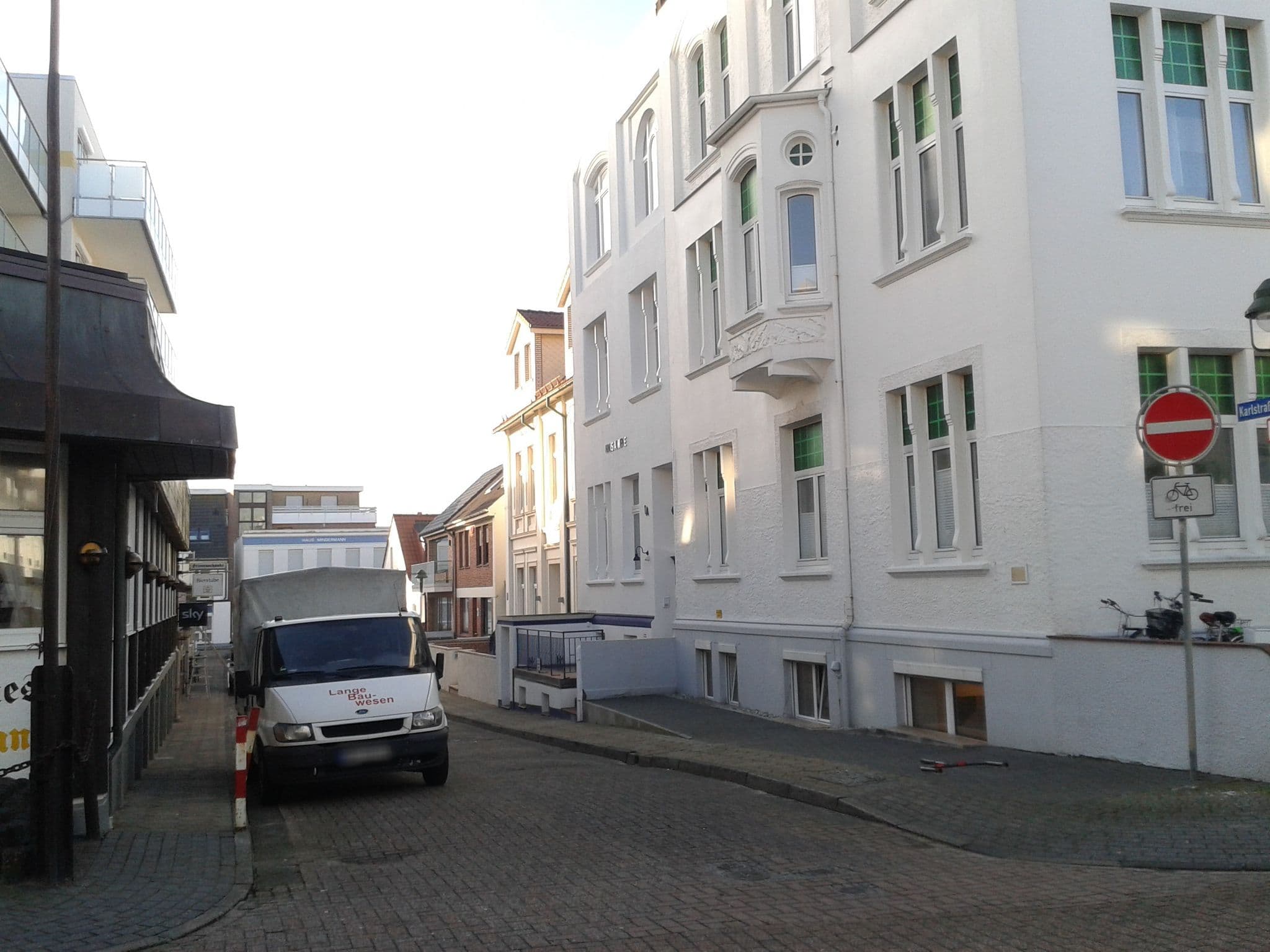 Street view near Hotel & Restaurant Friese, Norderney — © thomas (CC BY-SA · Mapillary)