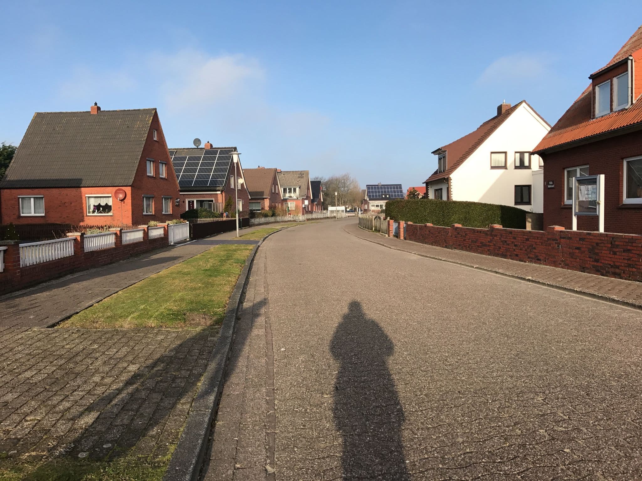 Street view near Ferienhausanlage Hohe Duene, Borkum — © miguel_andrade (CC BY-SA · Mapillary)