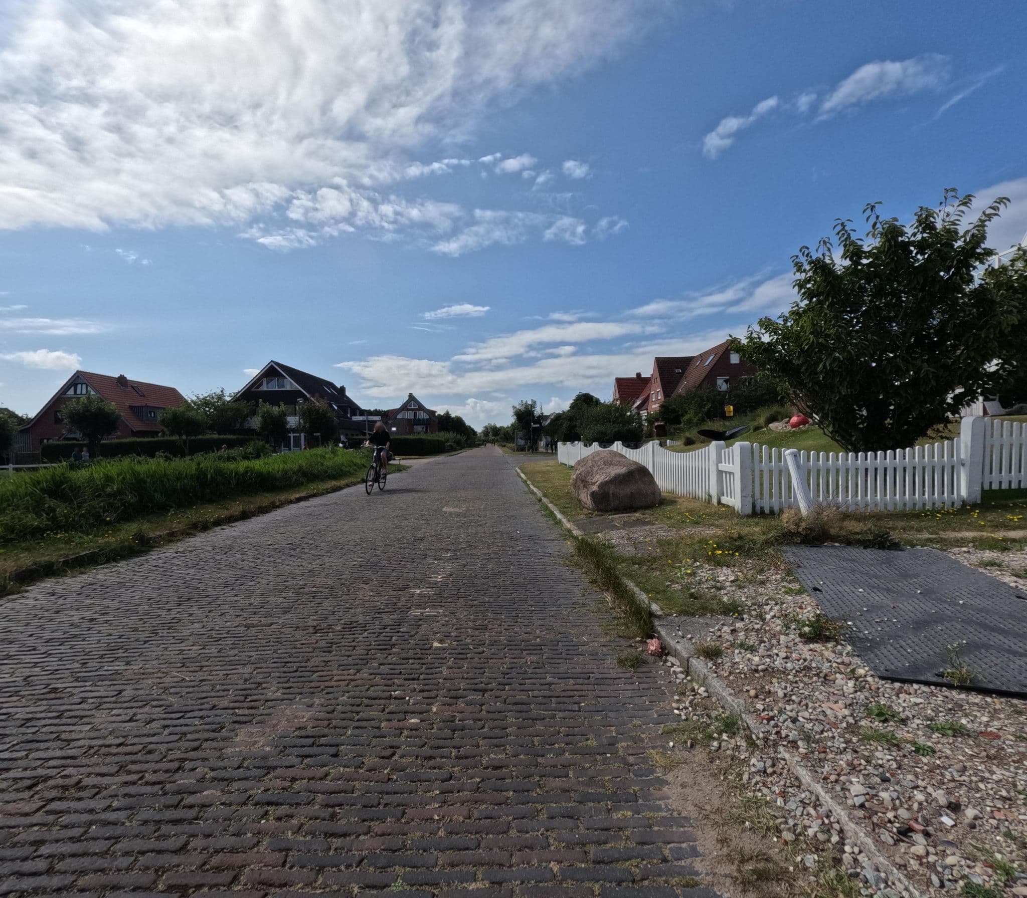 Street view near Schreiber A. und m. Gästehaus Norderriff, Langeoog — © rempshaener (CC BY-SA · Mapillary)