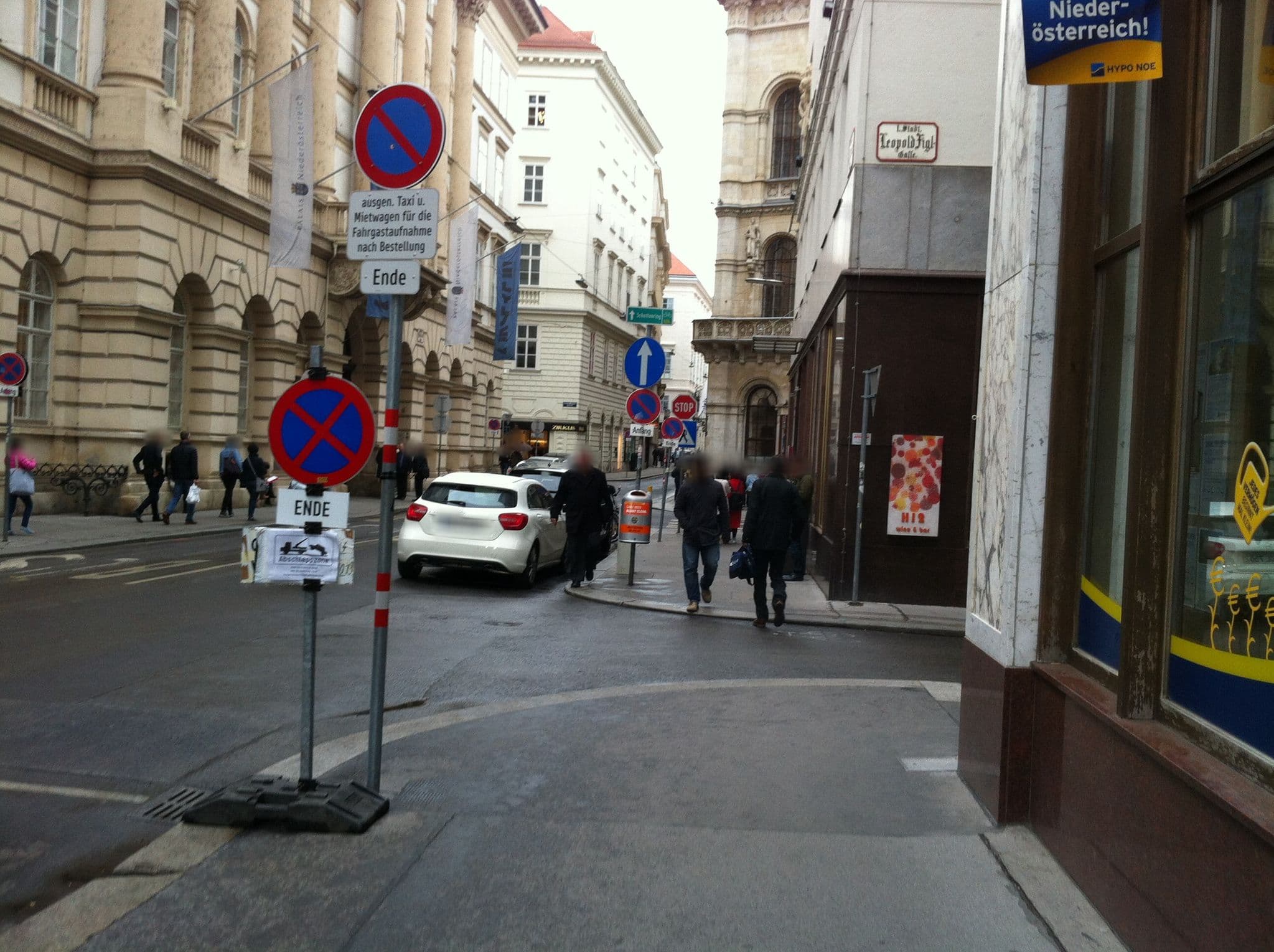 Street view near Radisson Blu Style Hotel, Innere Stadt — © rufus1295 (CC BY-SA · Mapillary)