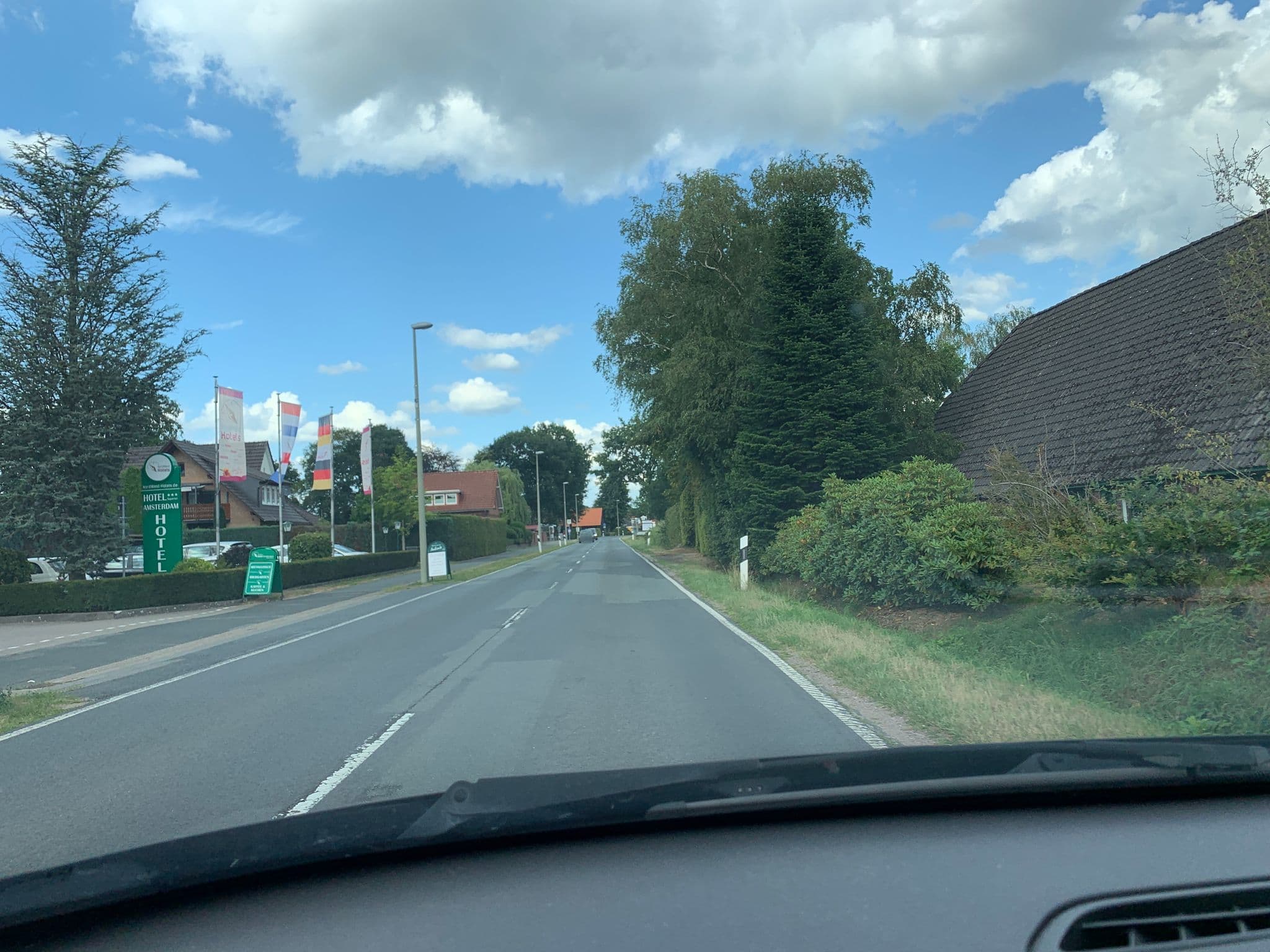 Street view near Upstalsboom Amsterdam Hotel Bad Zwischenahn, Bad Zwischenahn — © mbwst (CC BY-SA · Mapillary)