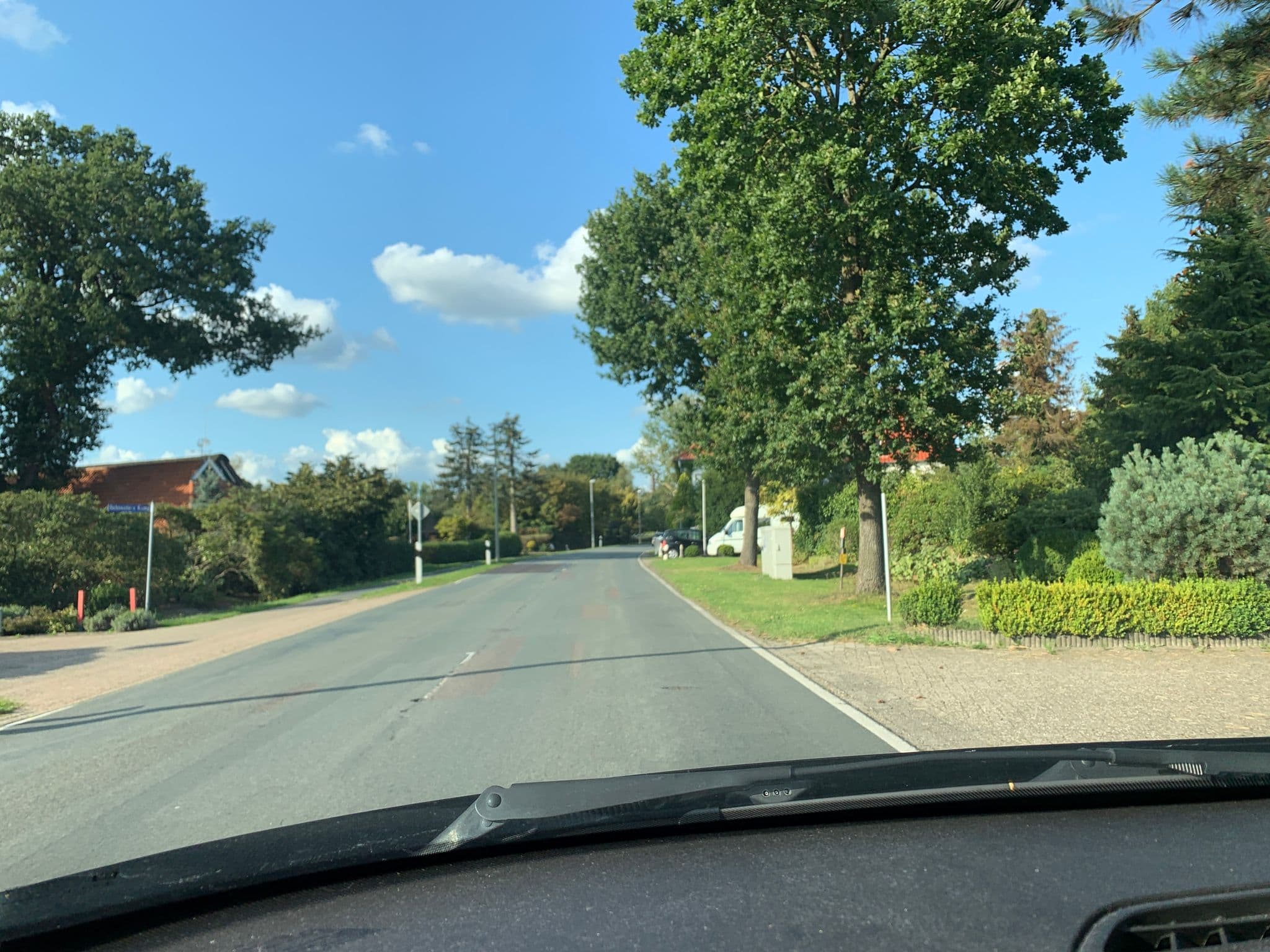 Street view near Garni-Hotel-Andrea, Bad Zwischenahn — © mbwst (CC BY-SA · Mapillary)