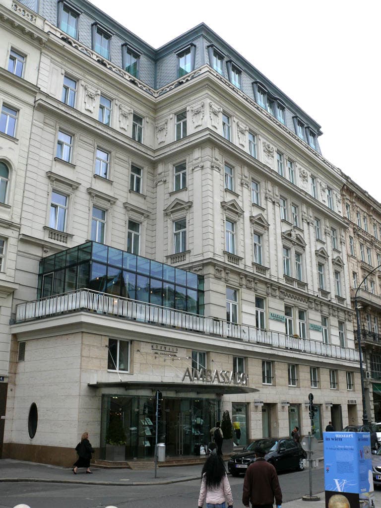 Hotel Ambassador (via Wikimedia Commons, CC BY-SA 2.5)