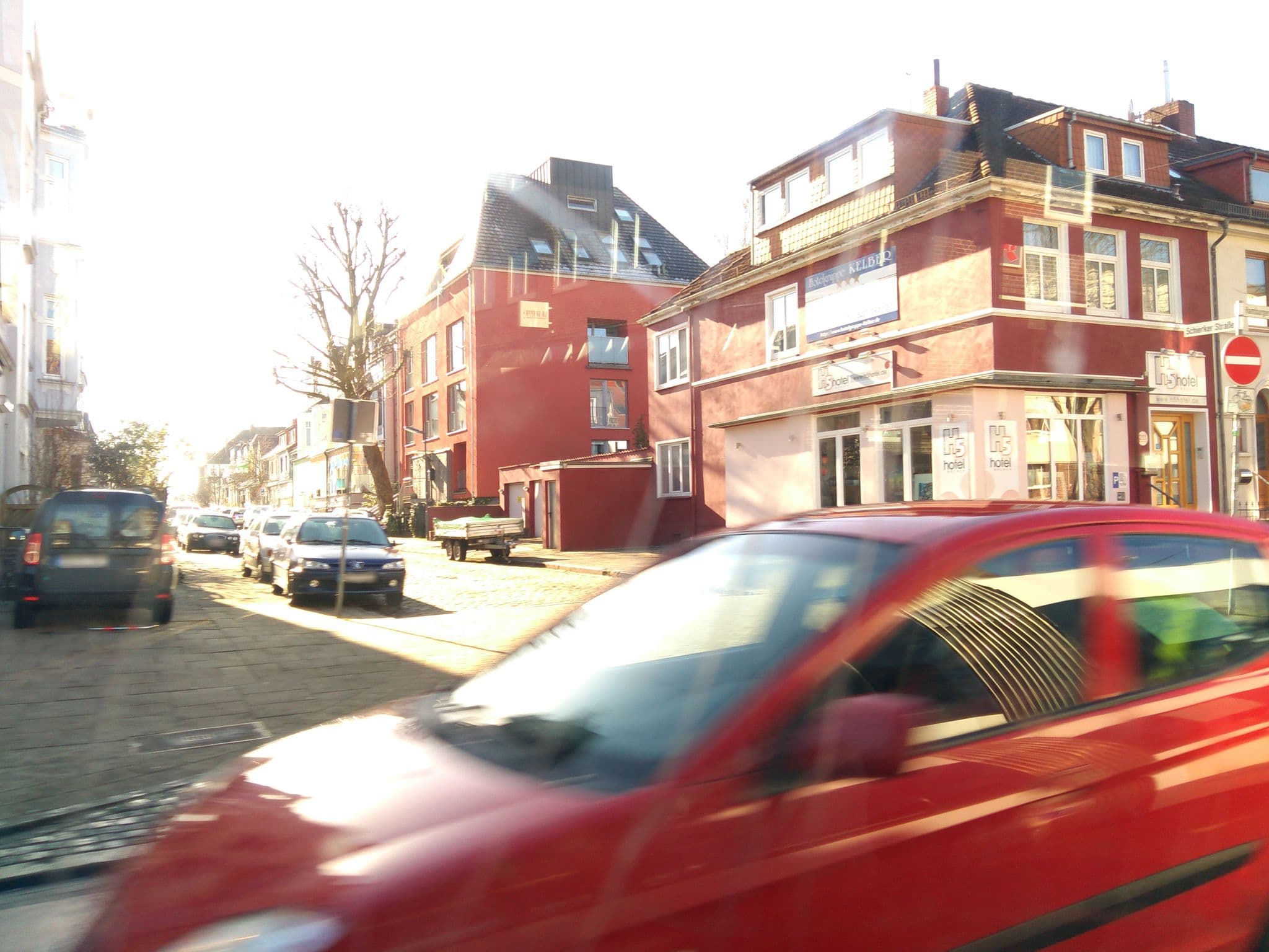 Street view near H5 Hotel Bremen, Bremen — © mar_k83 (CC BY-SA · Mapillary)