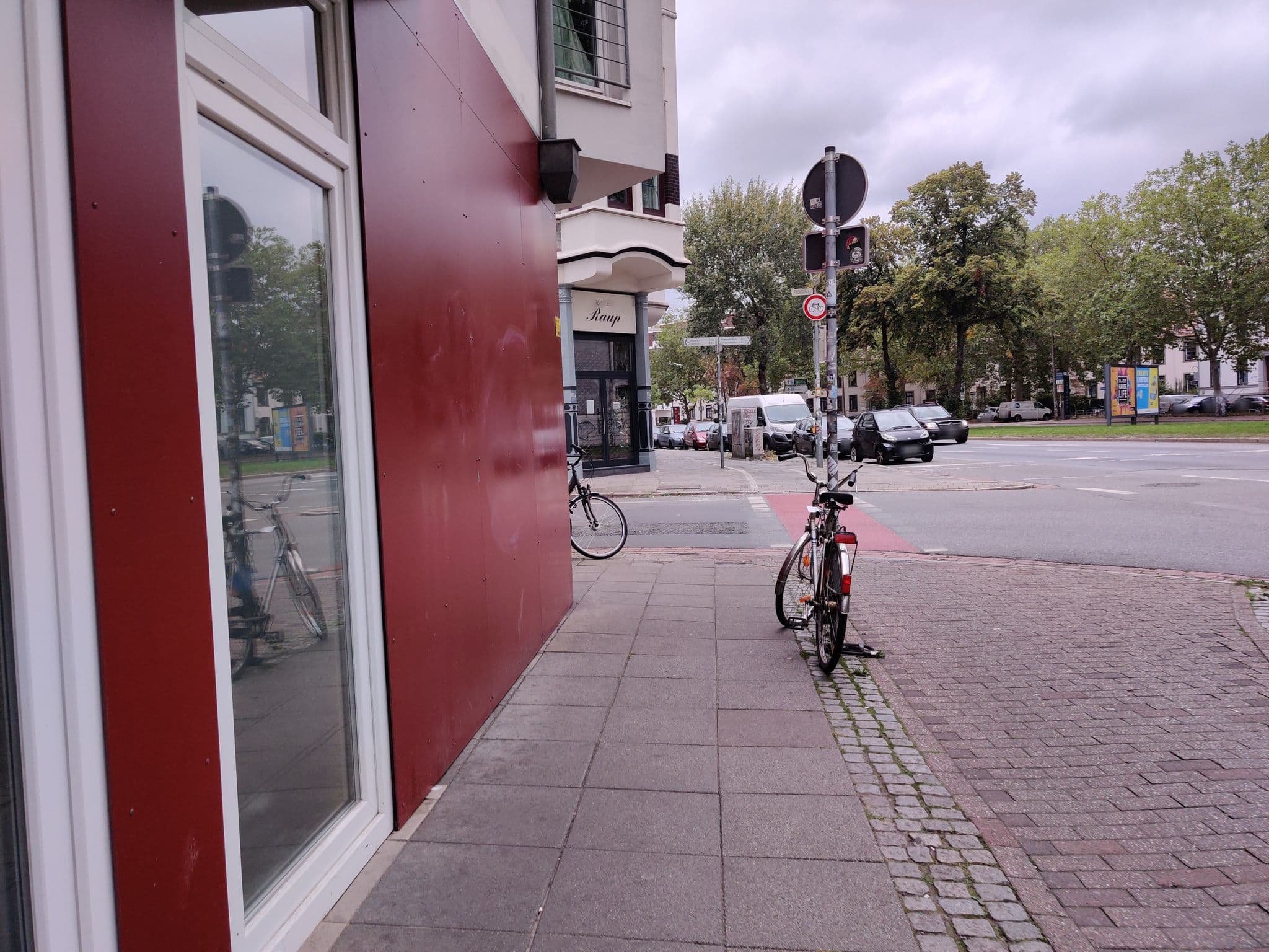 Street view near Apartment-Hotel Rembertiring, Bremen — © aceini (CC BY-SA · Mapillary)