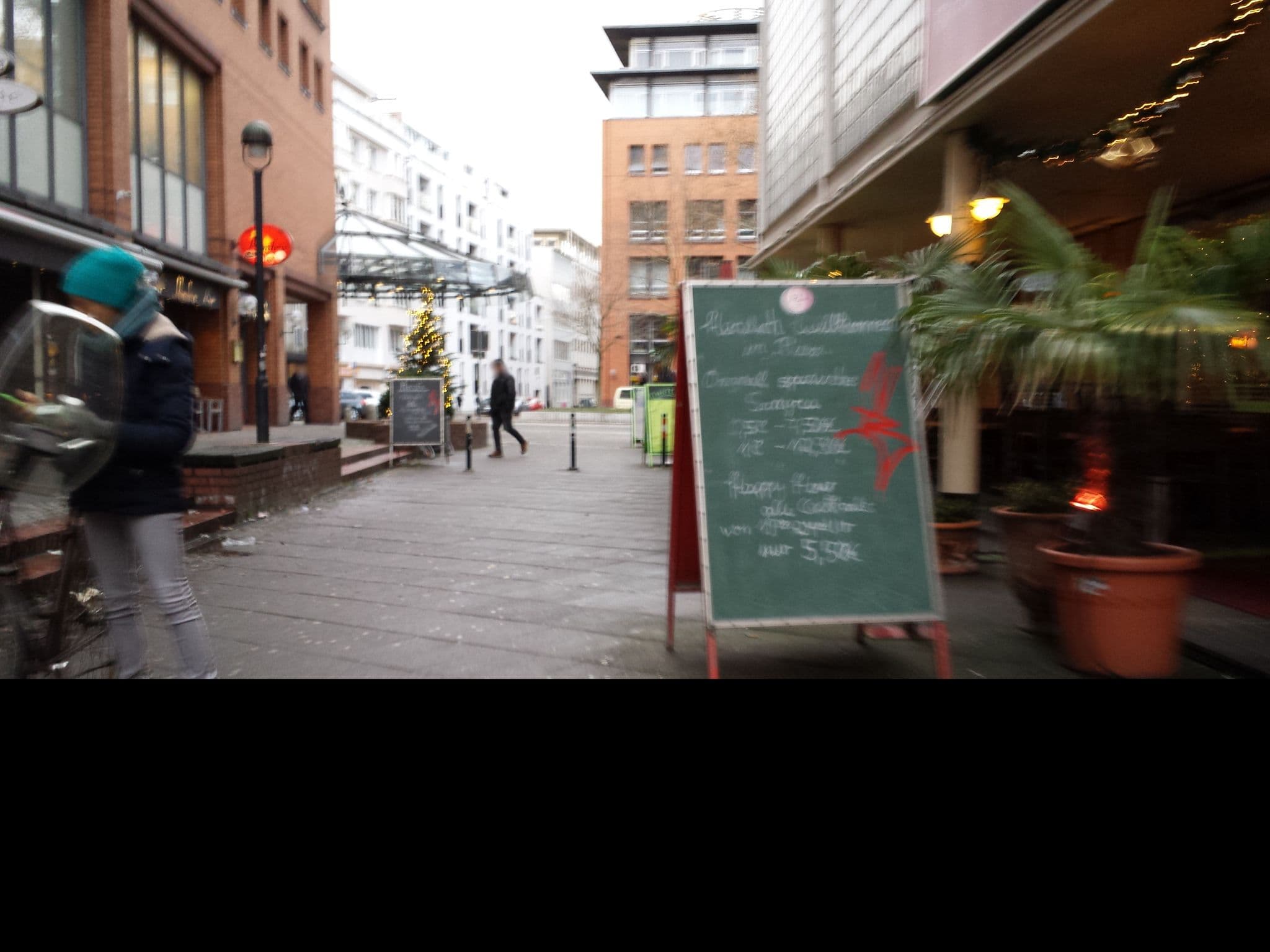 Street view near dorint, Bremen — © hubert87 (CC BY-SA · Mapillary)
