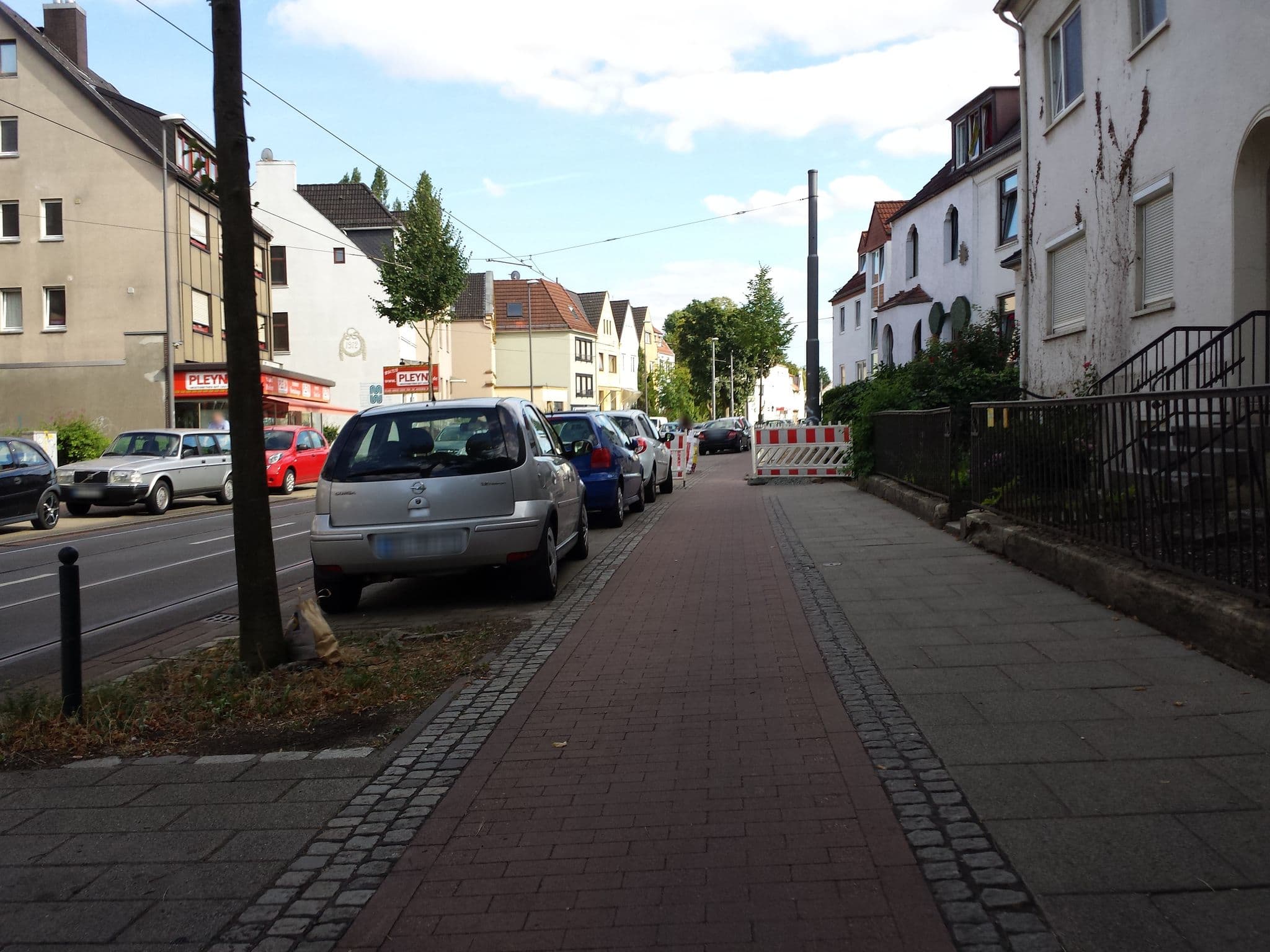 Street view near Apartmenthaus Buntentorsteinweg, Bremen — © hubert87 (CC BY-SA · Mapillary)
