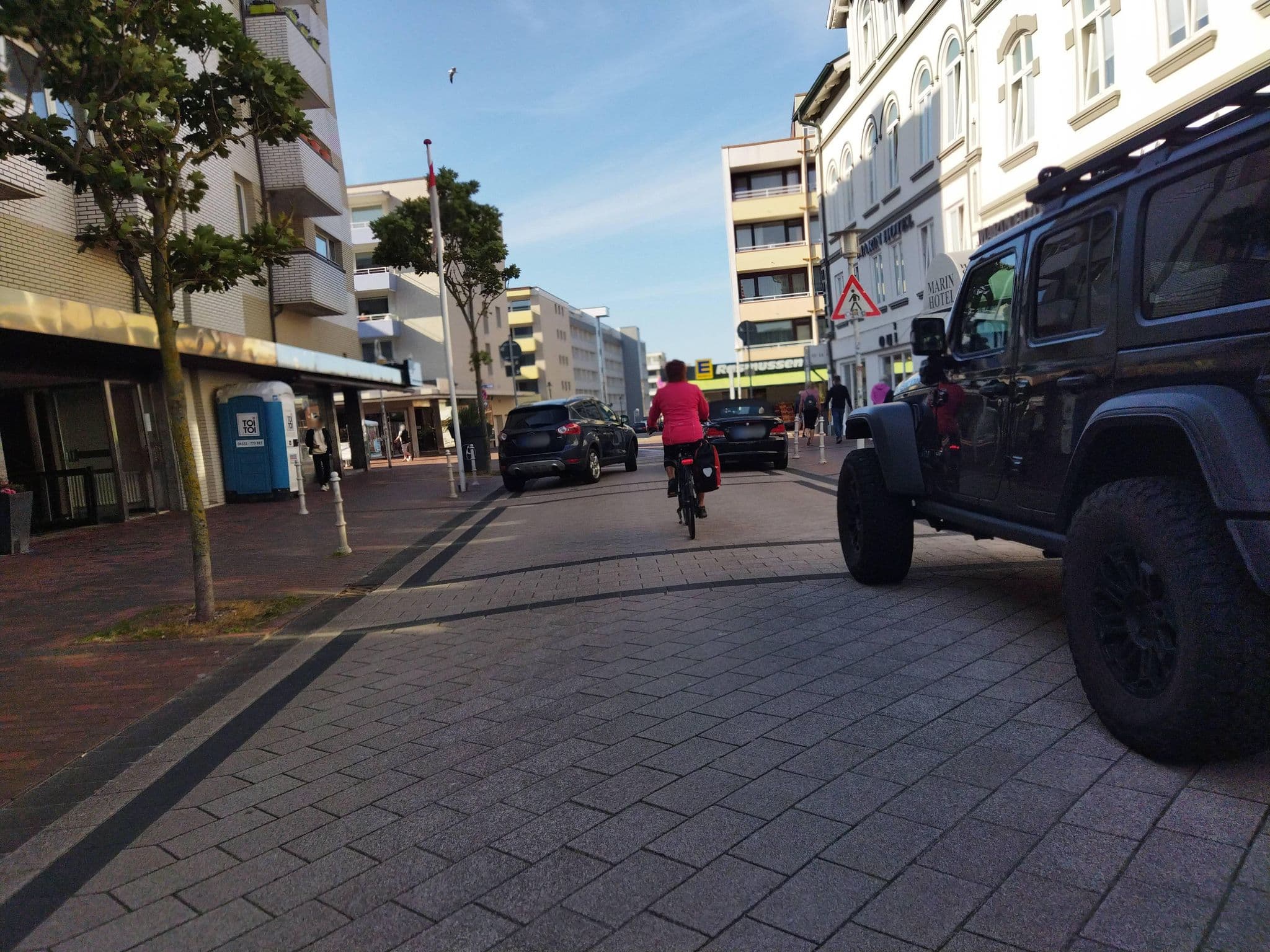Street view near Marin Hotel Sylt, Westerland — © changchun1 (CC BY-SA · Mapillary)