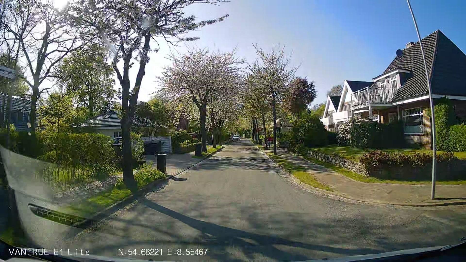 Street view near Aparthotel Frische Brise, Wyk auf Föhr — © Hightower- (CC BY-SA · Mapillary)