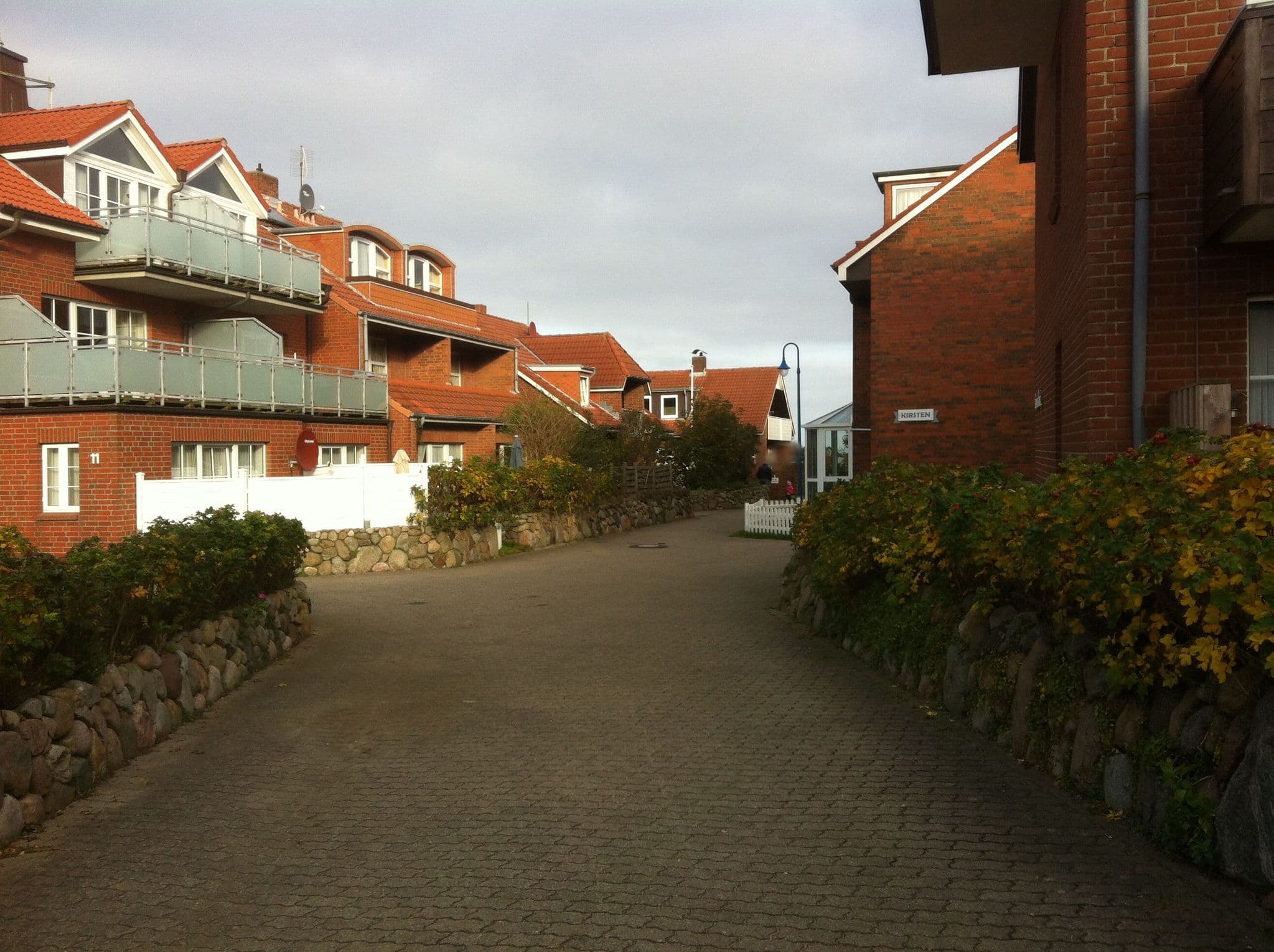 Street view near Huus Waterkant, Wyk auf Föhr — © georginakirrin (CC BY-SA · Mapillary)