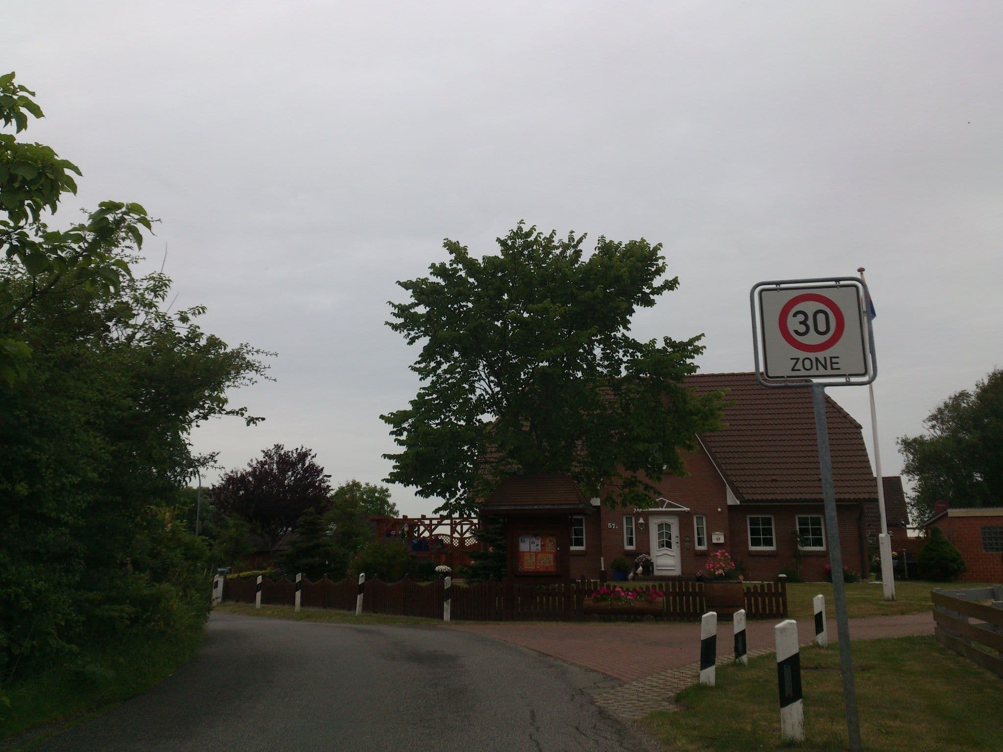 Street view near Hues am Wall, Sankt Peter-Ording — © amenophis (CC BY-SA · Mapillary)