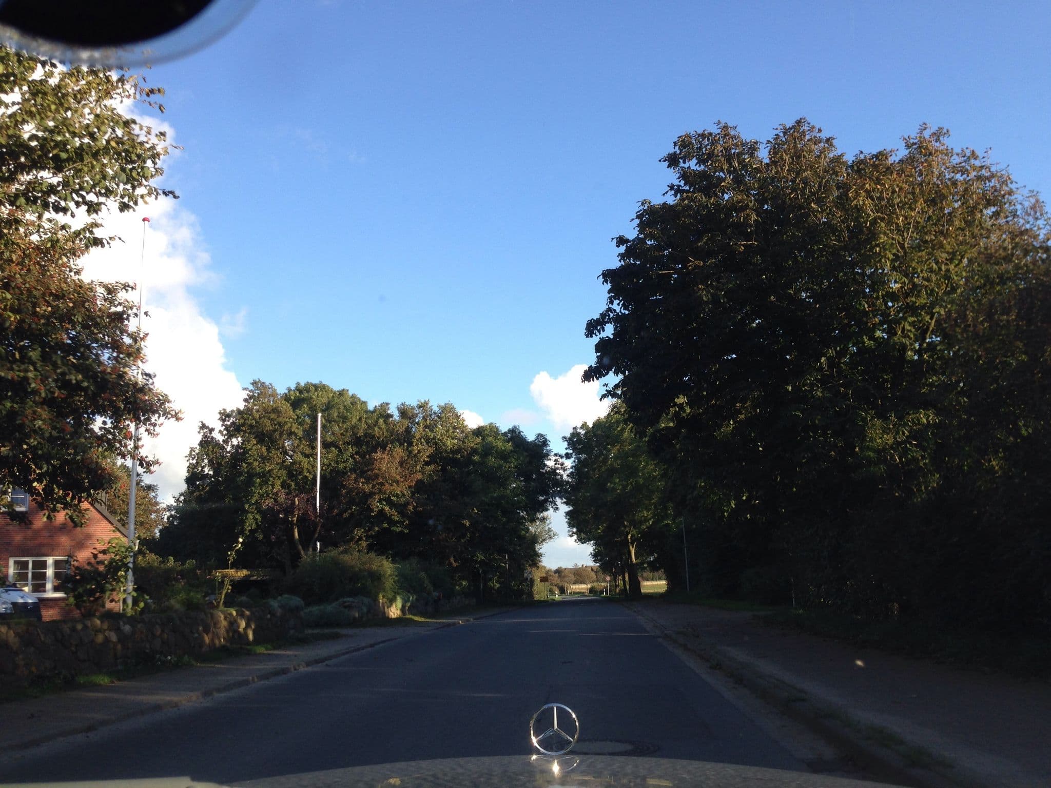 Street view near Ferienhaus Marsch auf Föhr, Wyk auf Föhr — © mjay (CC BY-SA · Mapillary)