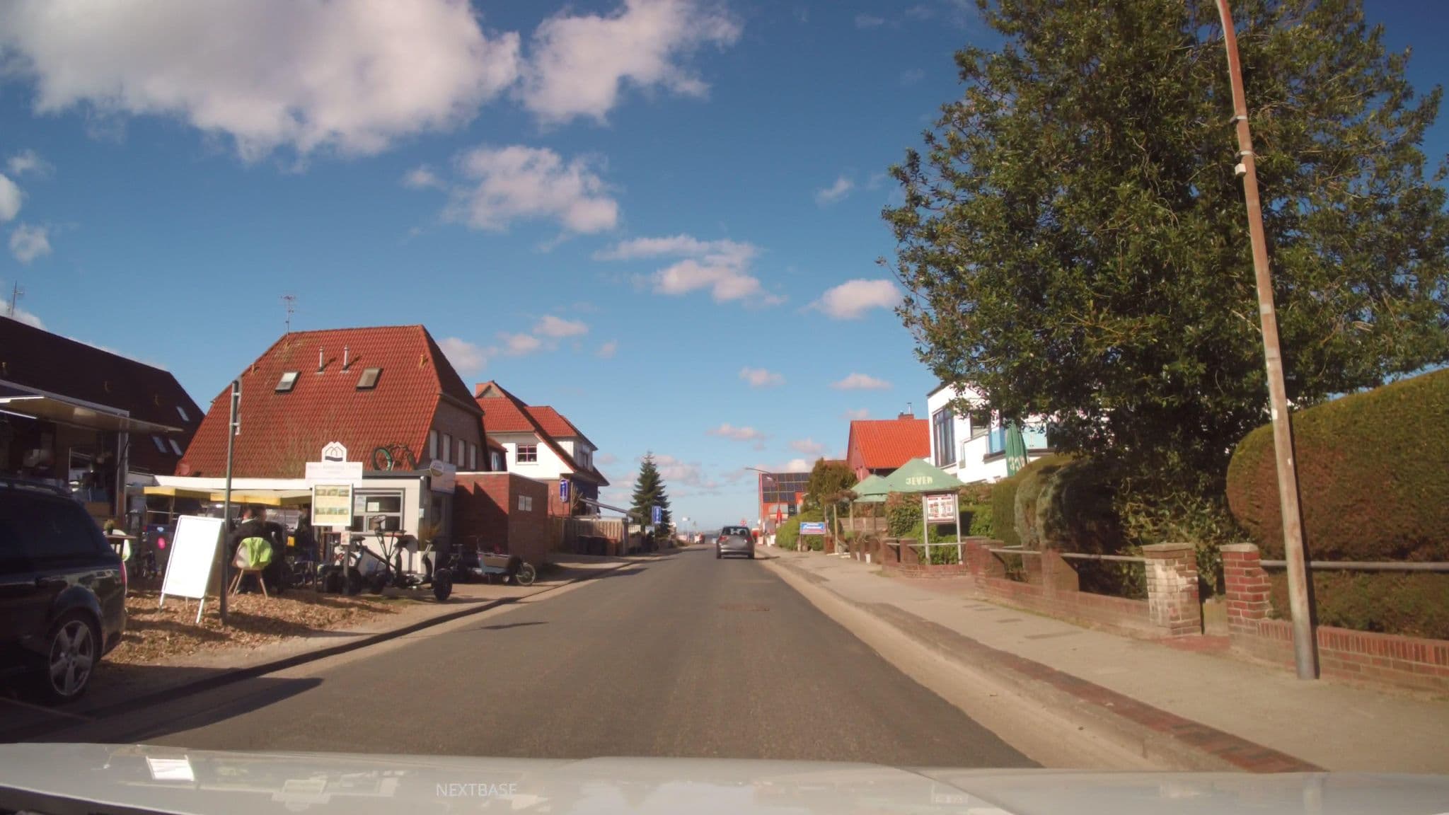 Street view near Klubescheidt Leo Gästehaus und Leo und Leo, Varel — © Schmarvis (CC BY-SA · Mapillary)