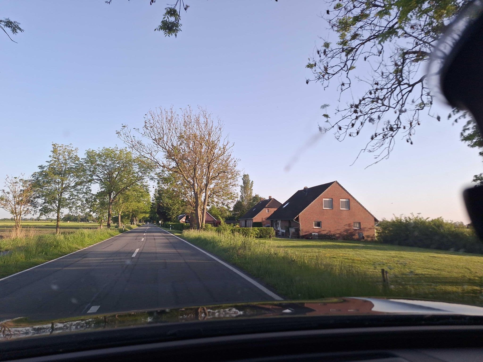 Street view near Landhaus Kaisershof, Schillig — © Viator_Invisibilis (CC BY-SA · Mapillary)