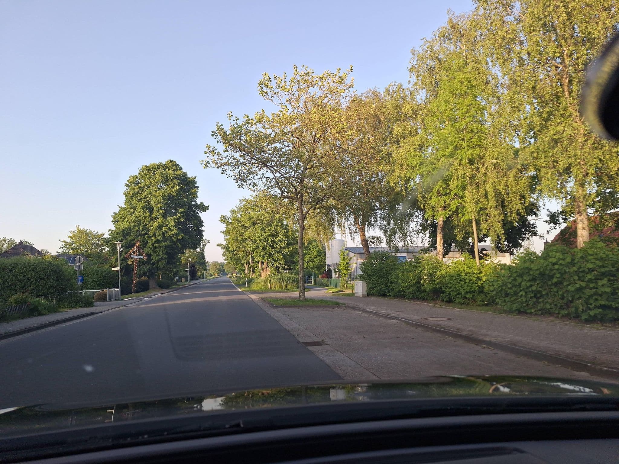 Street view near Ferienhaus Menschen, Meehr & wilder Wein, Schillig — © Viator_Invisibilis (CC BY-SA · Mapillary)