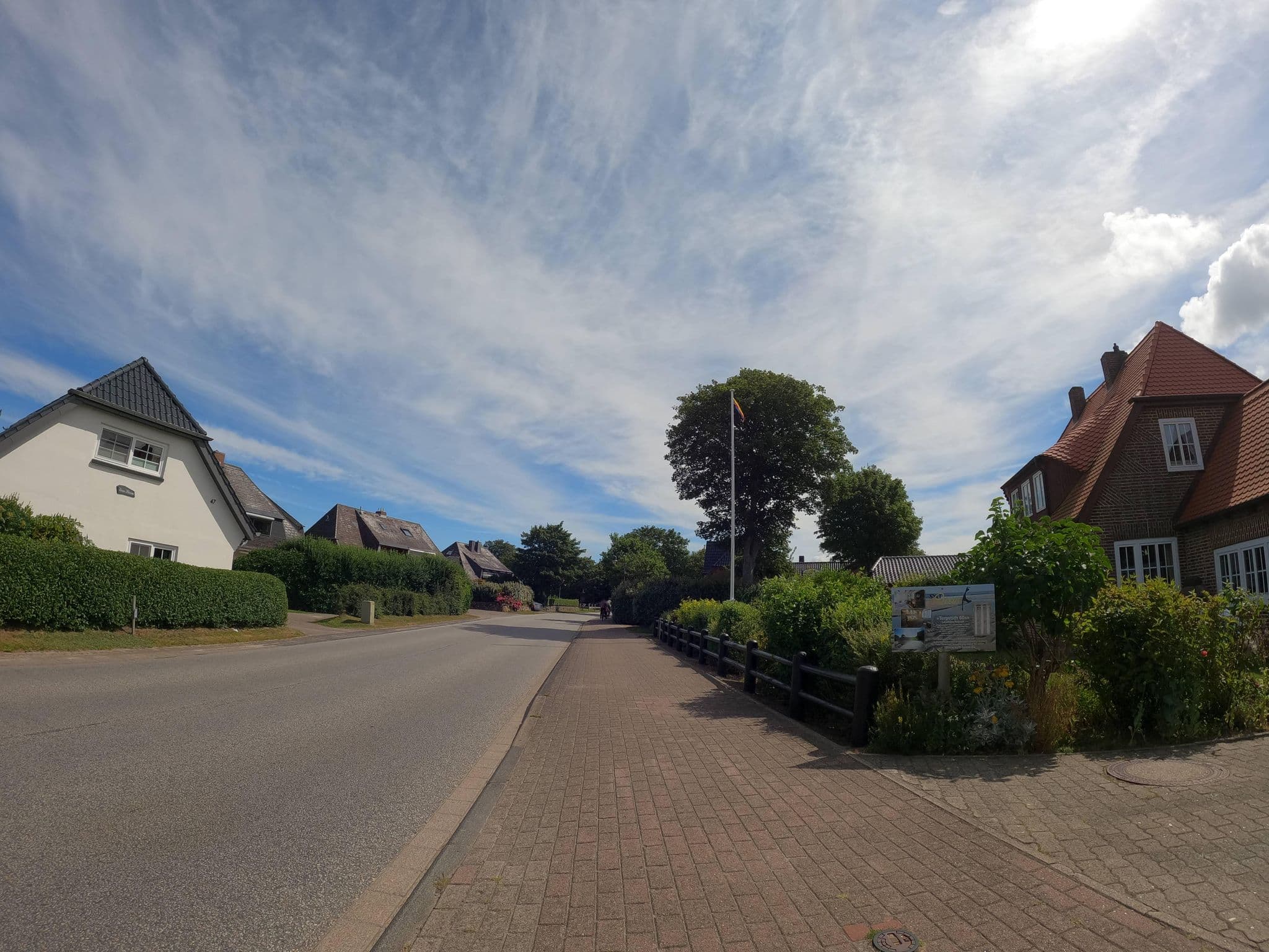 Street view near Kayser Burkhard, Christiane Ferienwohnungsvermietung, Keitum — © strubbl (CC BY-SA · Mapillary)