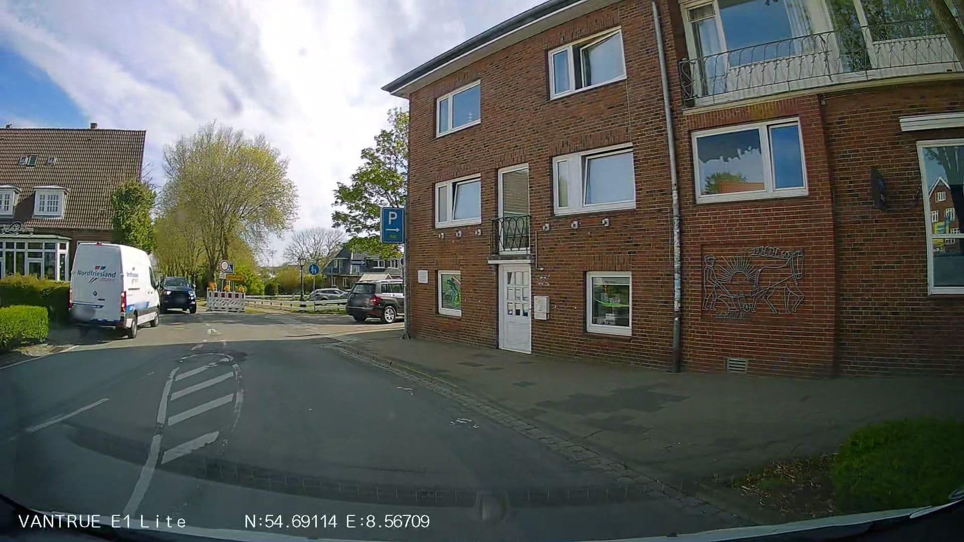 Street view near Spiekerhof, Wyk auf Föhr — © Hightower- (CC BY-SA · Mapillary)