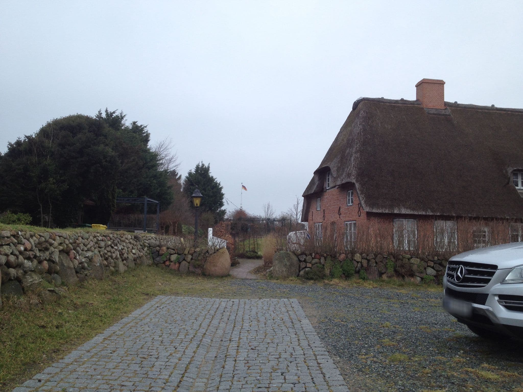Street view near Ferienhaus Altes Kapitänshaus am Watt/Amrum, Wyk auf Föhr — © dmho (CC BY-SA · Mapillary)