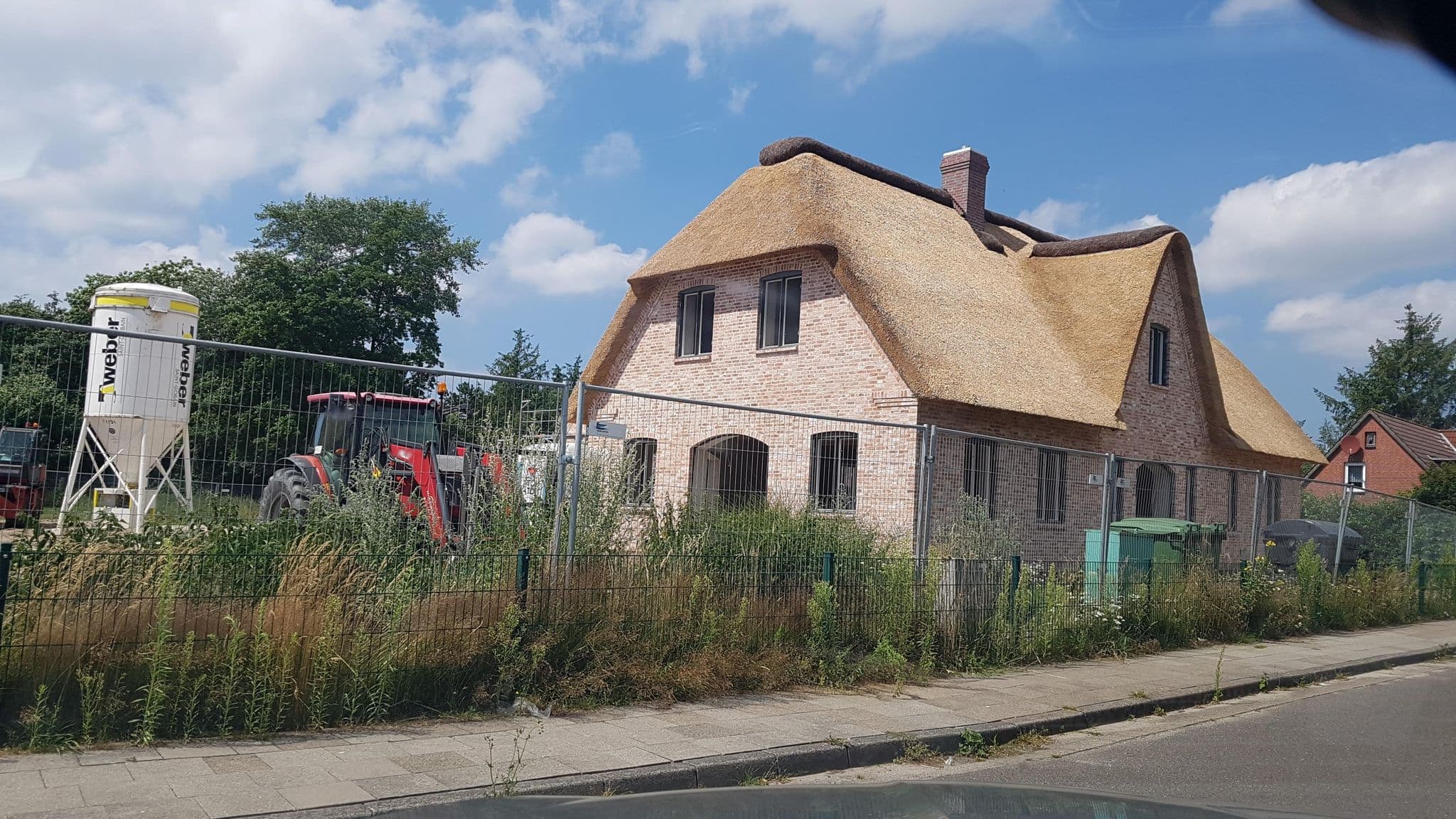Street view near Dünenschloss, Sankt Peter-Ording — © dsmm (CC BY-SA · Mapillary)