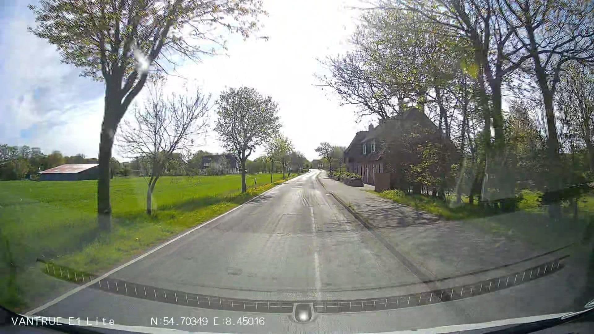 Street view near Firma Familie Buchner, Wyk auf Föhr — © Hightower- (CC BY-SA · Mapillary)