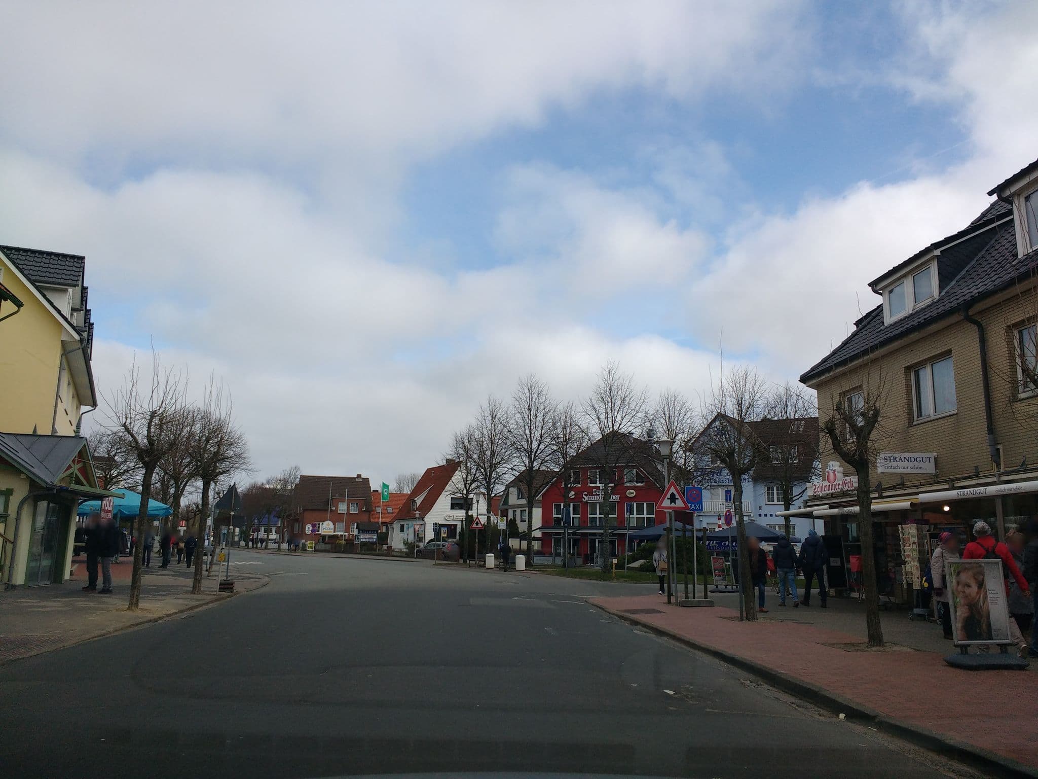 Street view near Ferienwohnungen in Duhnen Gerken, Cuxhaven — © thetornado76 (CC BY-SA · Mapillary)