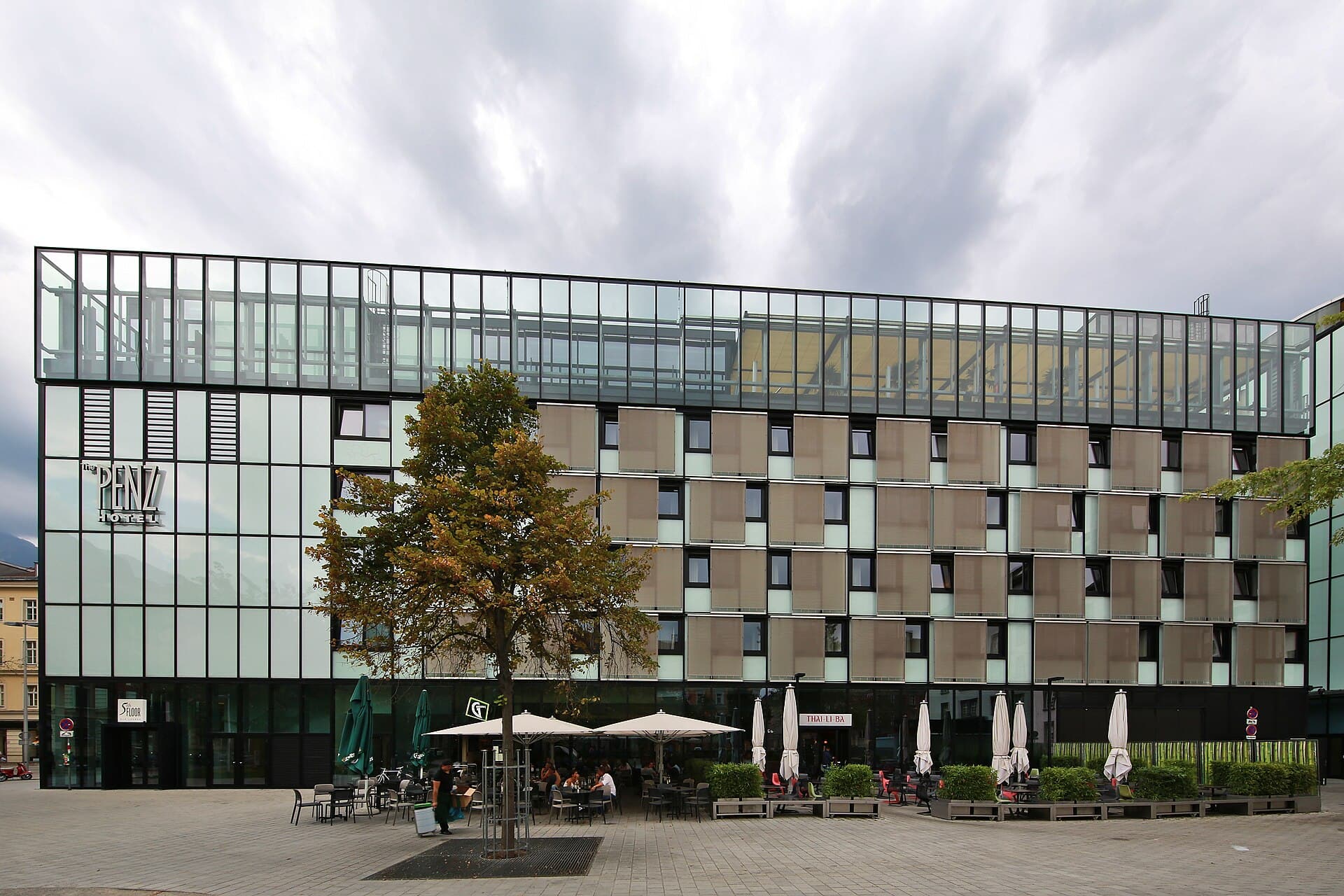 The Penz Hotel (via Wikimedia Commons, CC BY-SA 4.0)