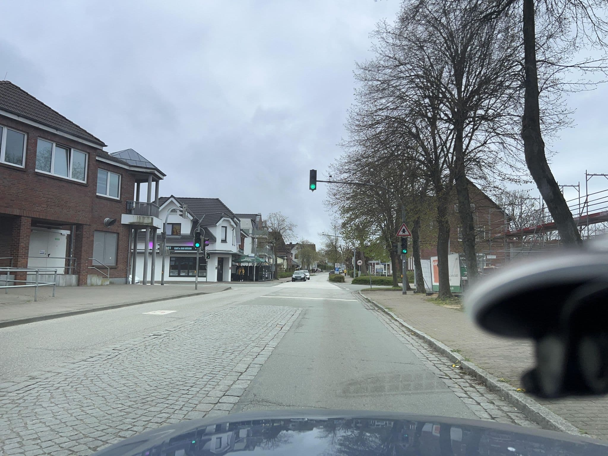 Street view near Villa Büsum Inh. Dr. Hans-Peter Donoth Gästehäuser, Büsum — © robffm (CC BY-SA · Mapillary)