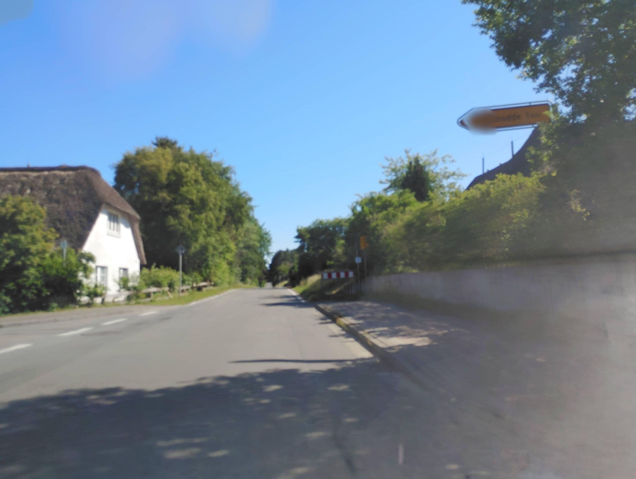 Street view near Amrum Residenz GmbH & Co, Wyk auf Föhr — © Natrium11 (CC BY-SA · Mapillary)