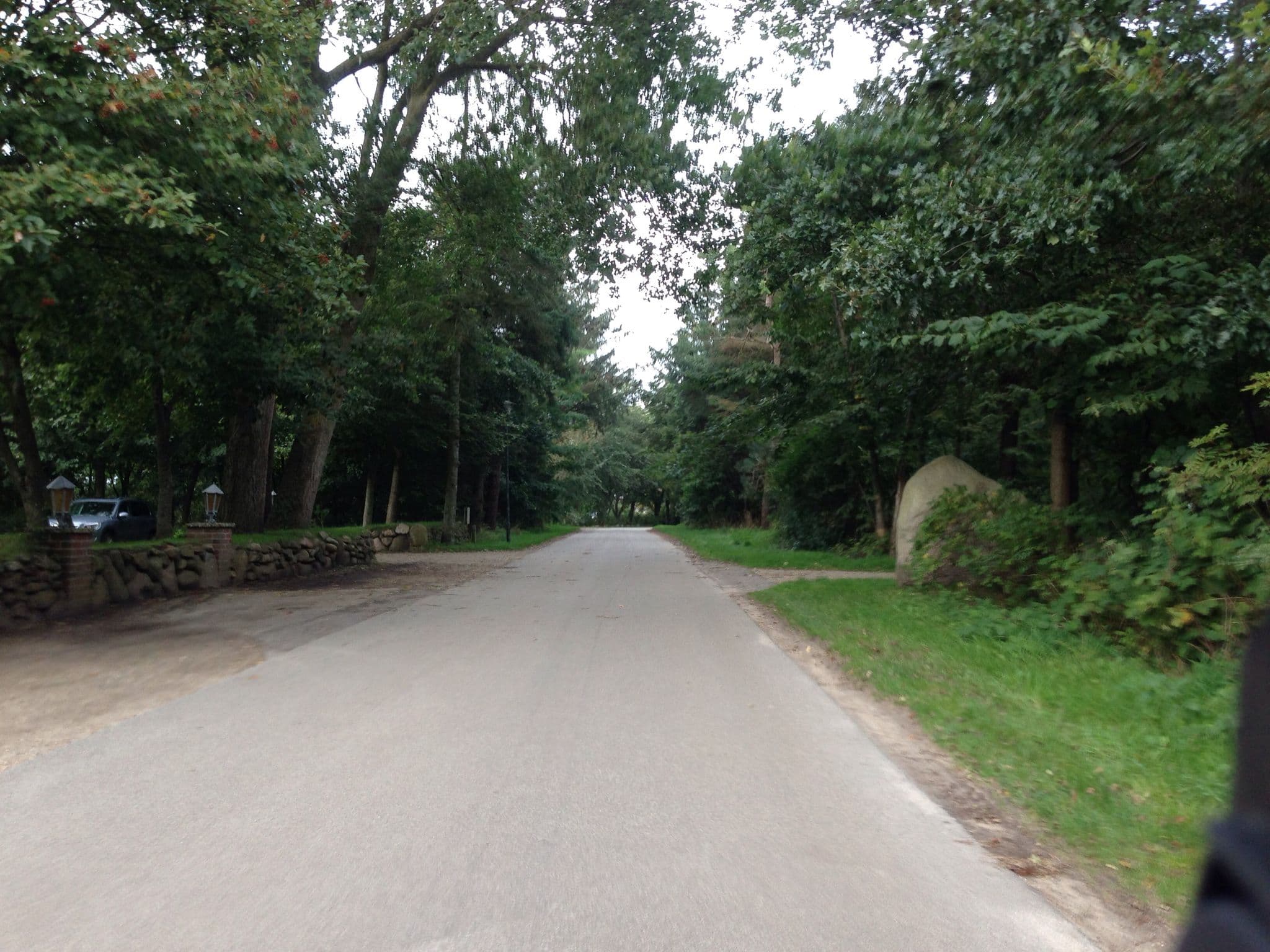 Street view near Cafe Osterheide - Hotel Garni Brigitte Mungard-Prause, Wyk auf Föhr — © mjay (CC BY-SA · Mapillary)