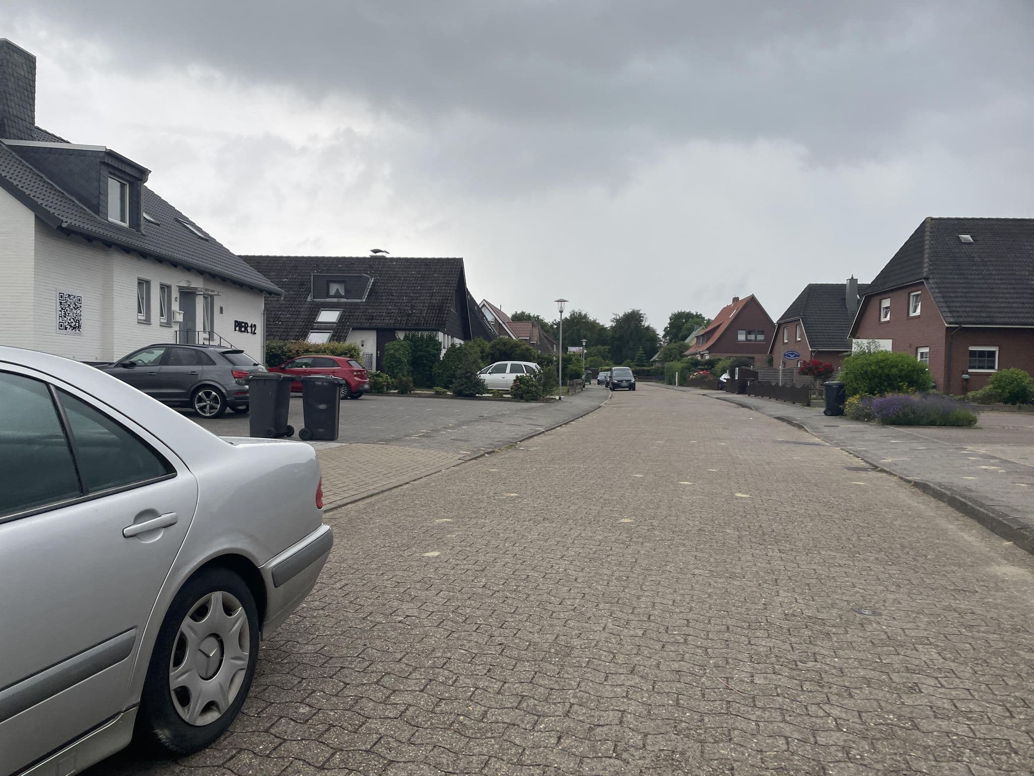 Street view near Nordhaus Ferienwohnungen, Cuxhaven — © buschjost (CC BY-SA · Mapillary)
