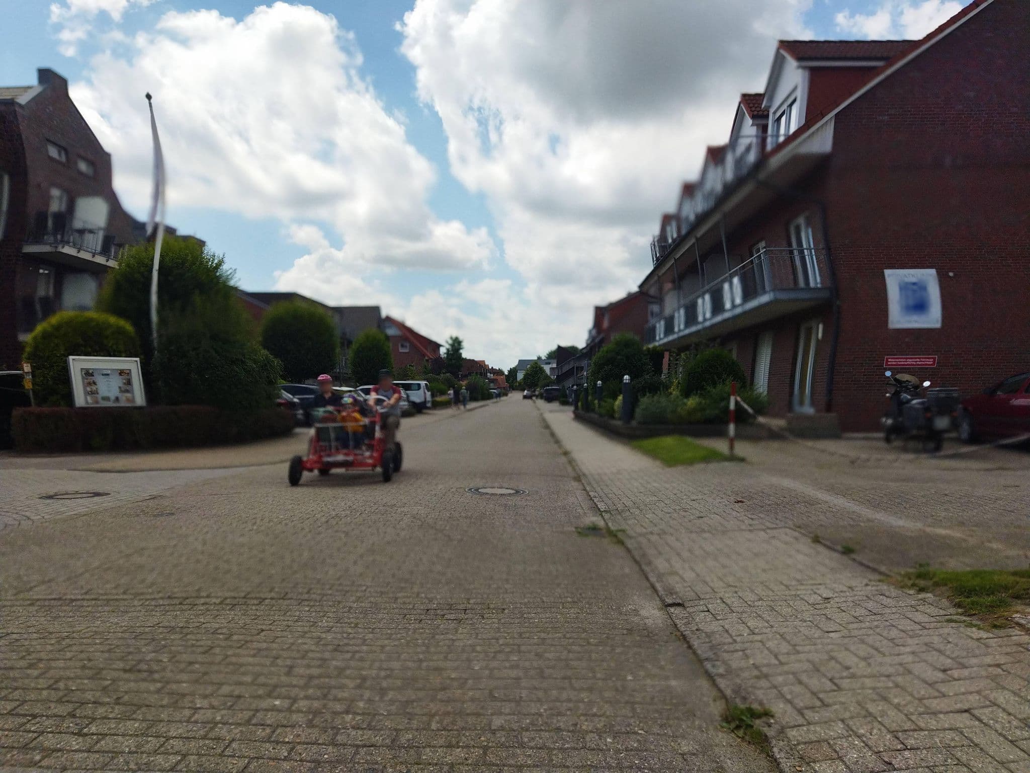 Street view near Hotel Bendiks, Schillig — © changchun1 (CC BY-SA · Mapillary)